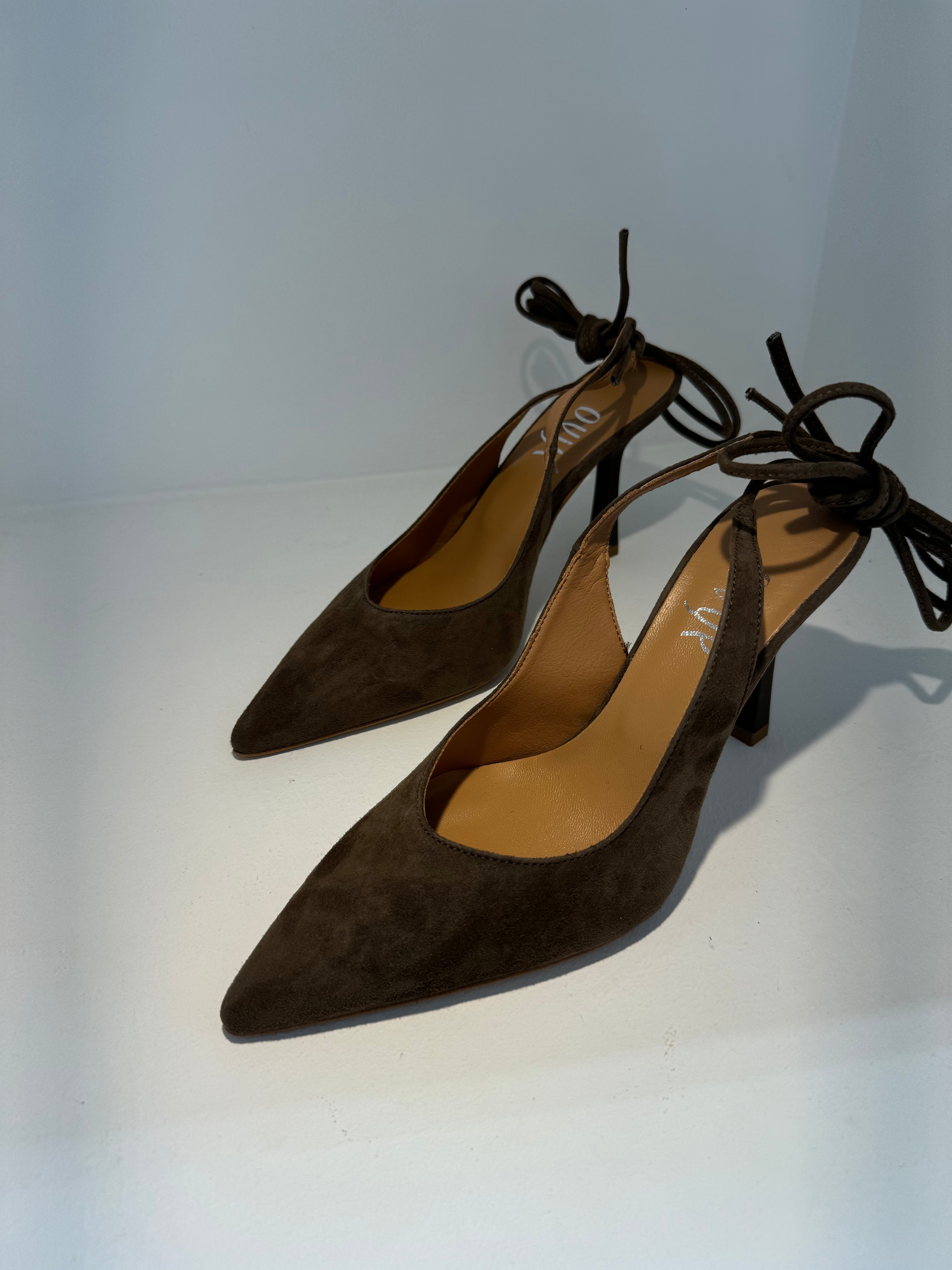 Scarpa con tacco vera pelle Ovyè SCAMOSCIATA CON LACCETTI