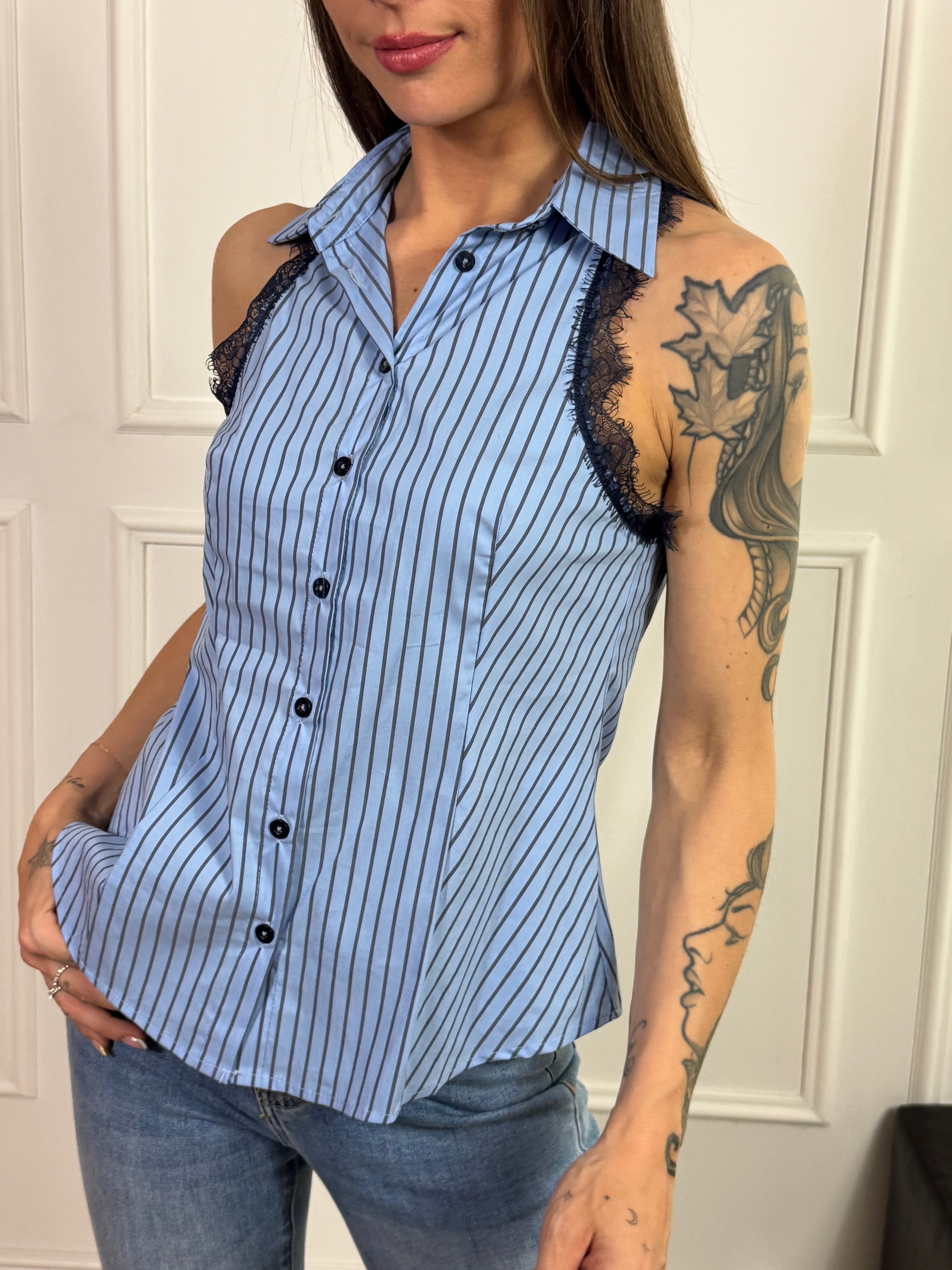 Camicia SMANICATA con colletto Susy Mix GESSATA e INSERTO PIZZO