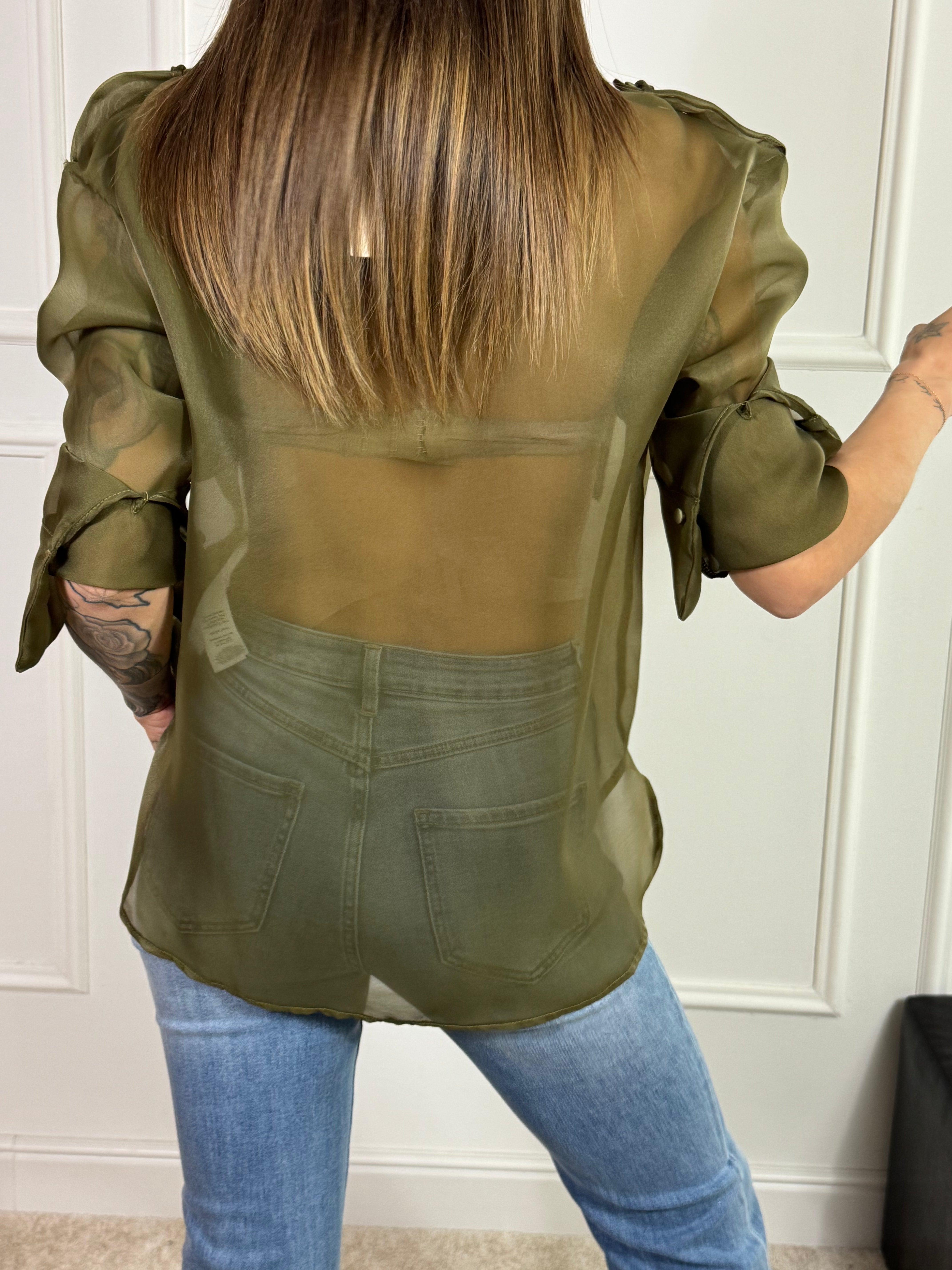 Camicia in organza Susy Mix spallini militari con tasche frontali