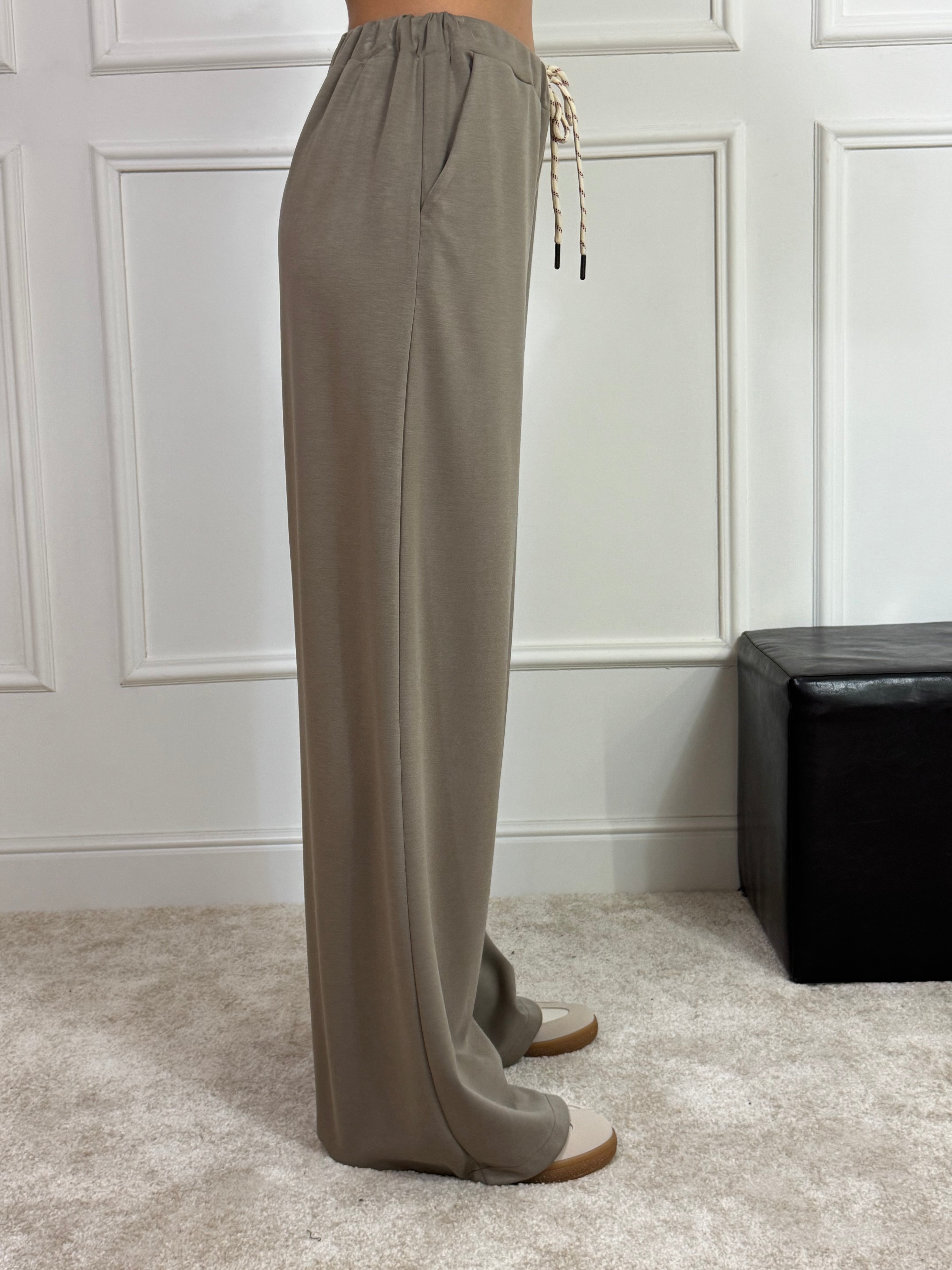 PANTALONE in tessuto tecnico VICTORIA ILMH con coulisse