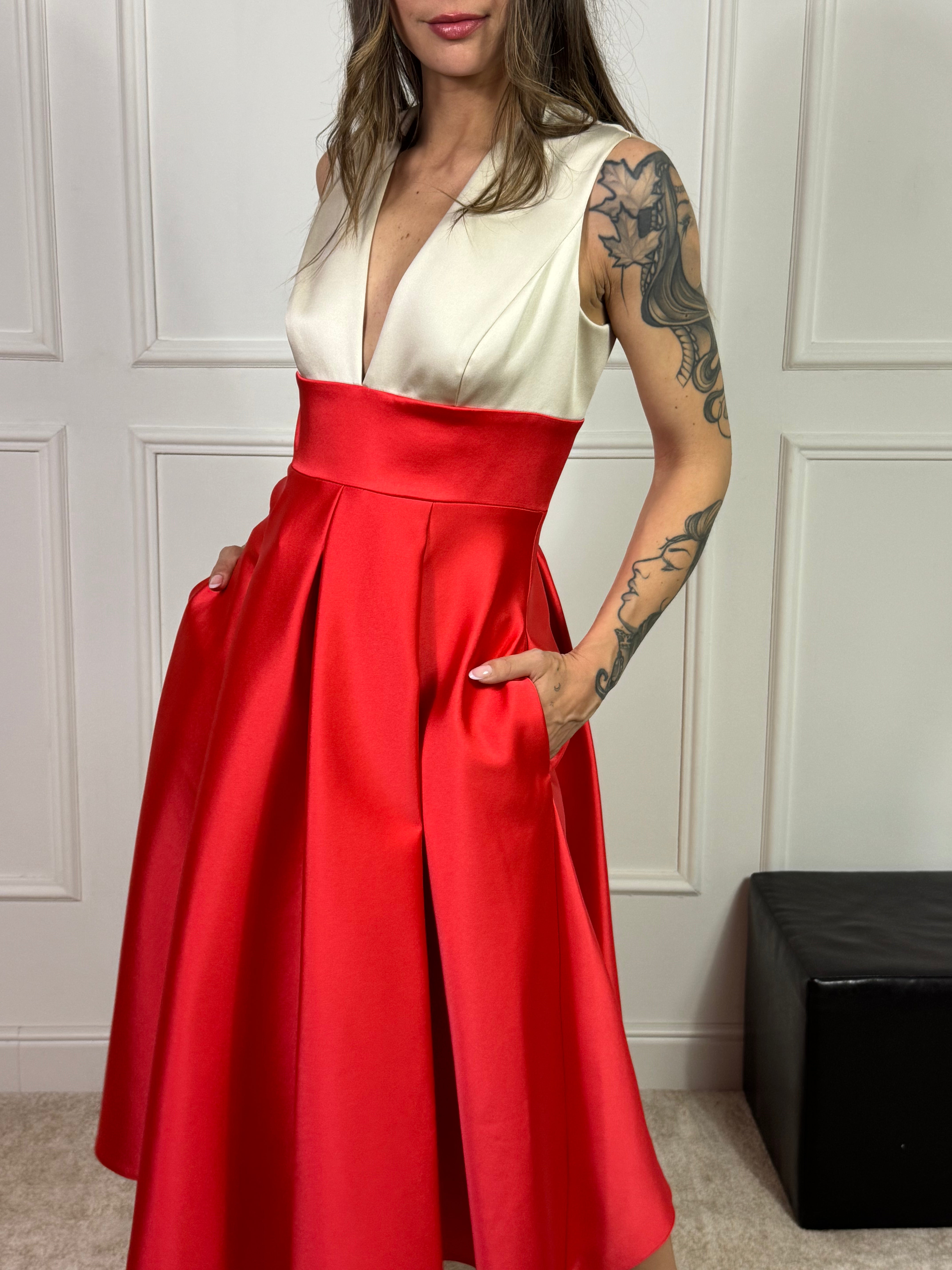 Abito Rinascimento bicolore scollo V gonna ampia con tasche