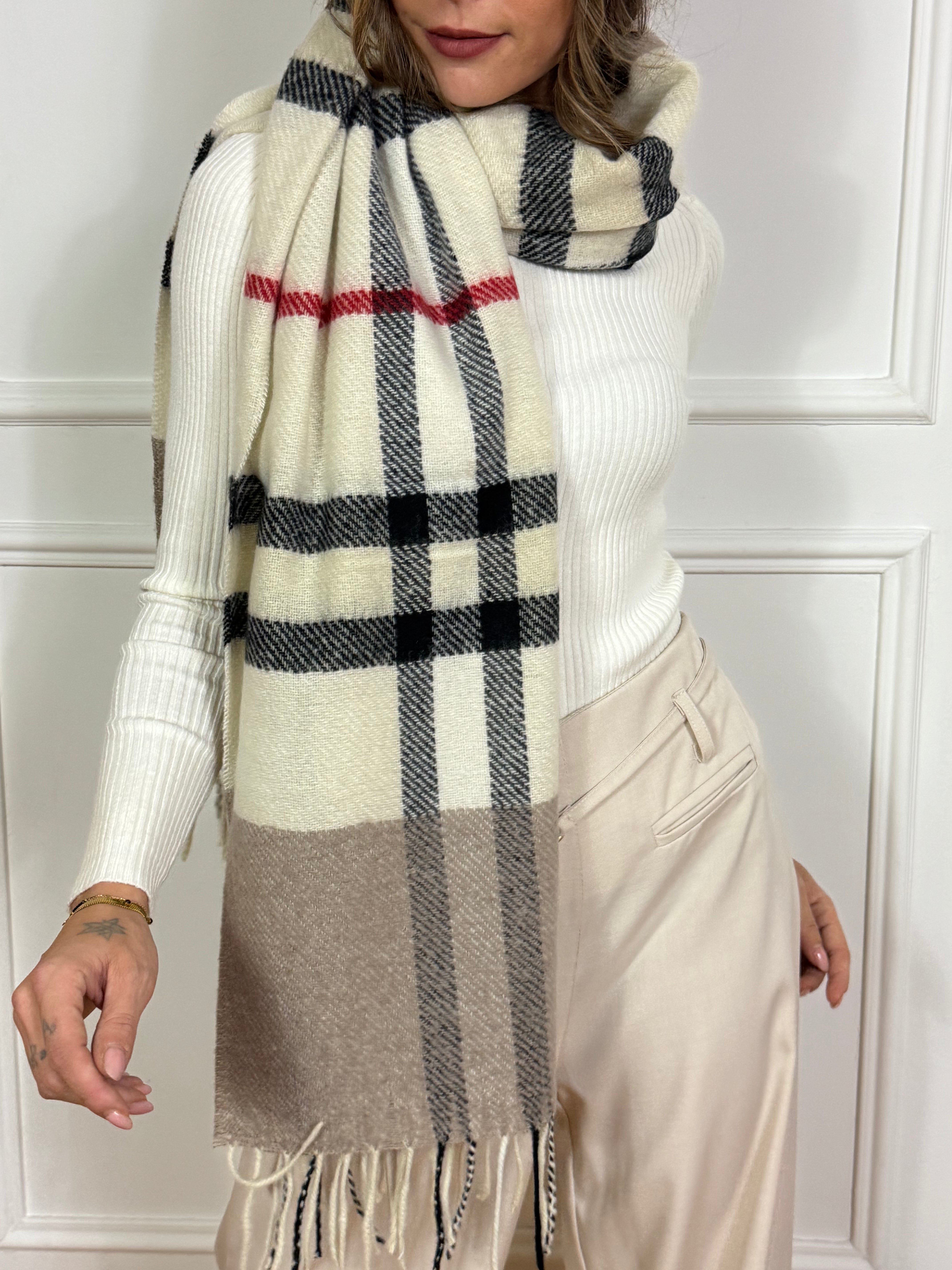 Sciarpa Victoria ILMH righe scozzesi con frange