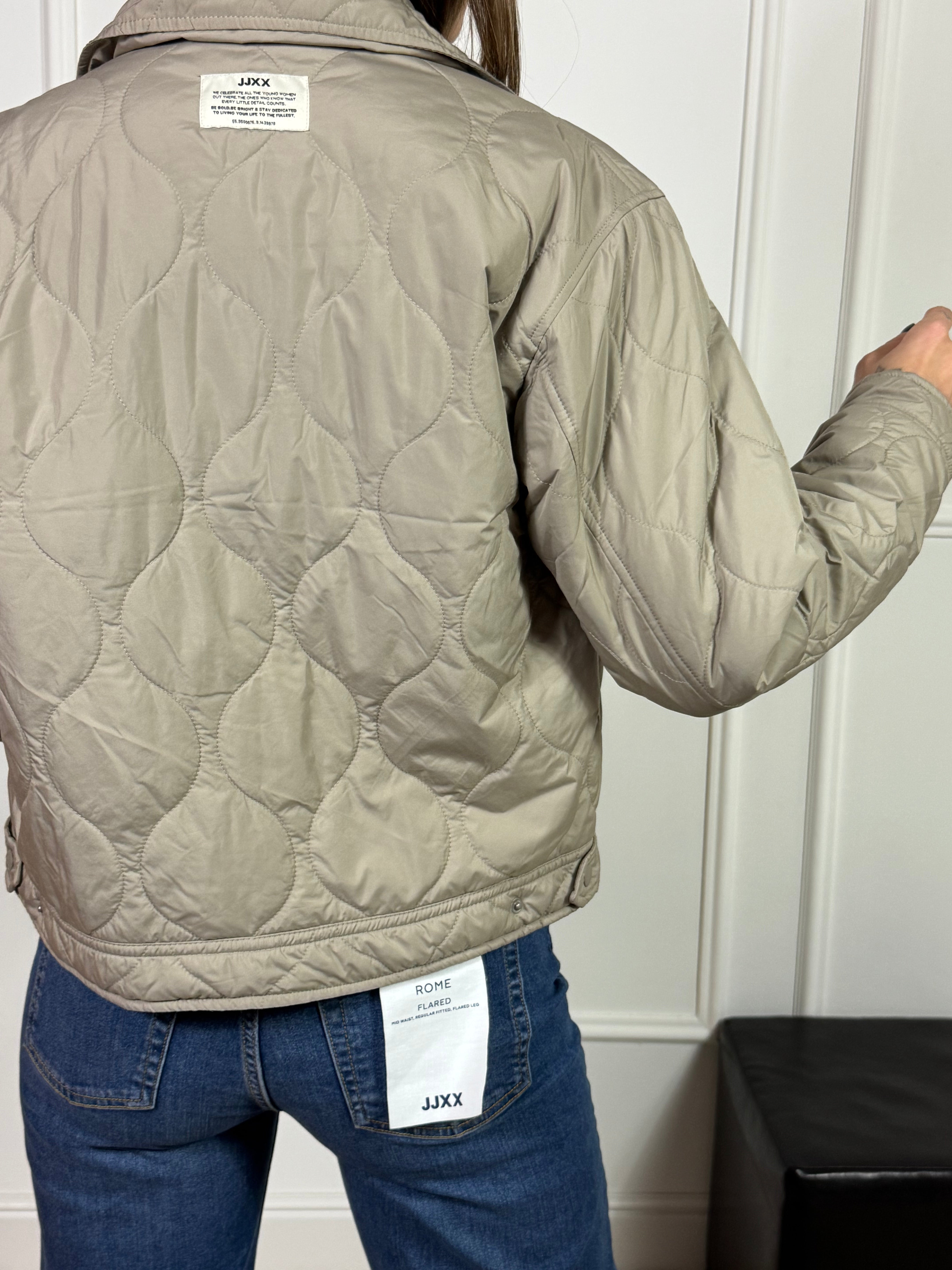 Giacca piumino JJXX modello HOPE ALLIE impermeabile