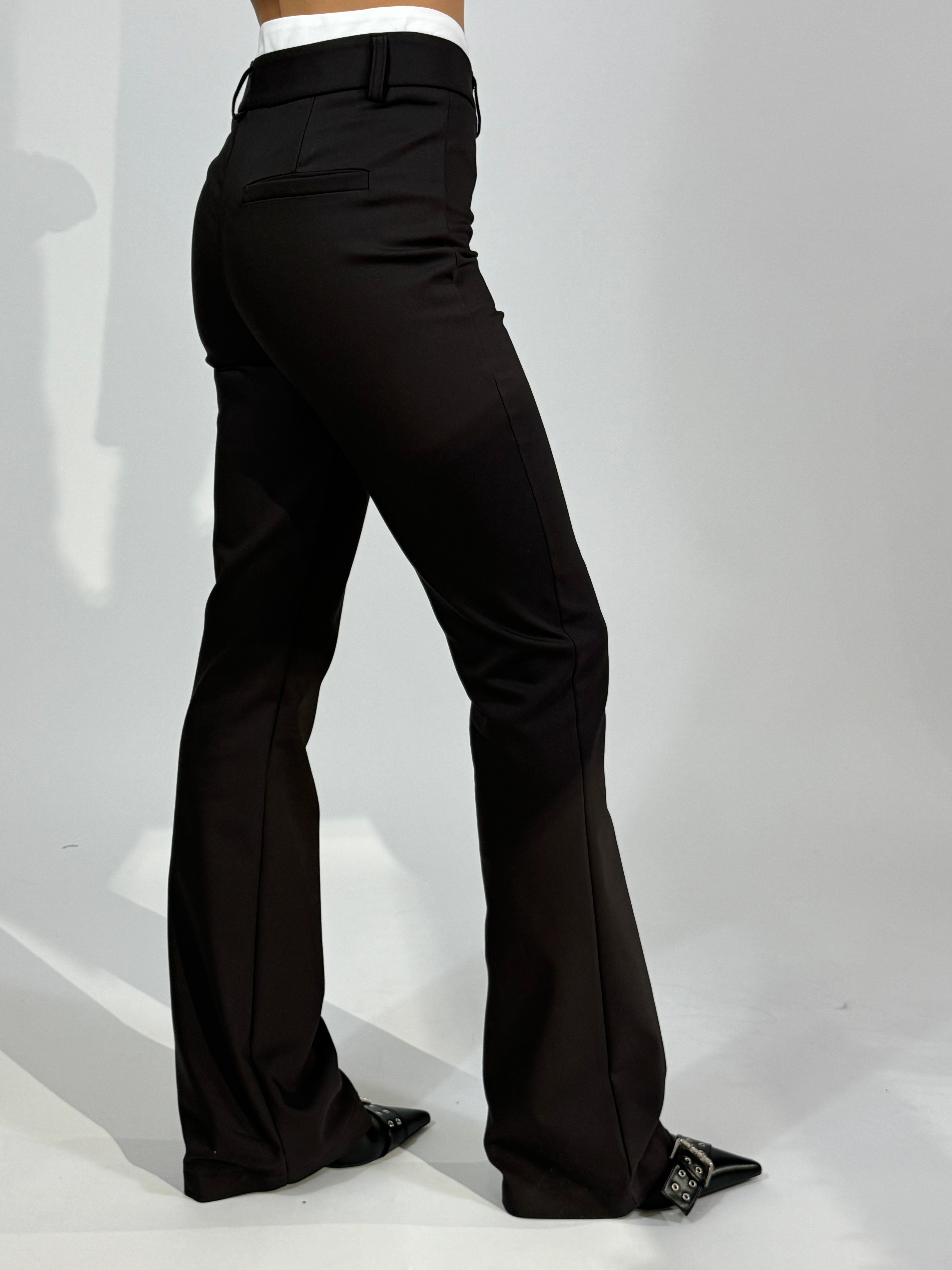 Pantalone VICTORIA ILMH leggermente a zampa con effetto underwear