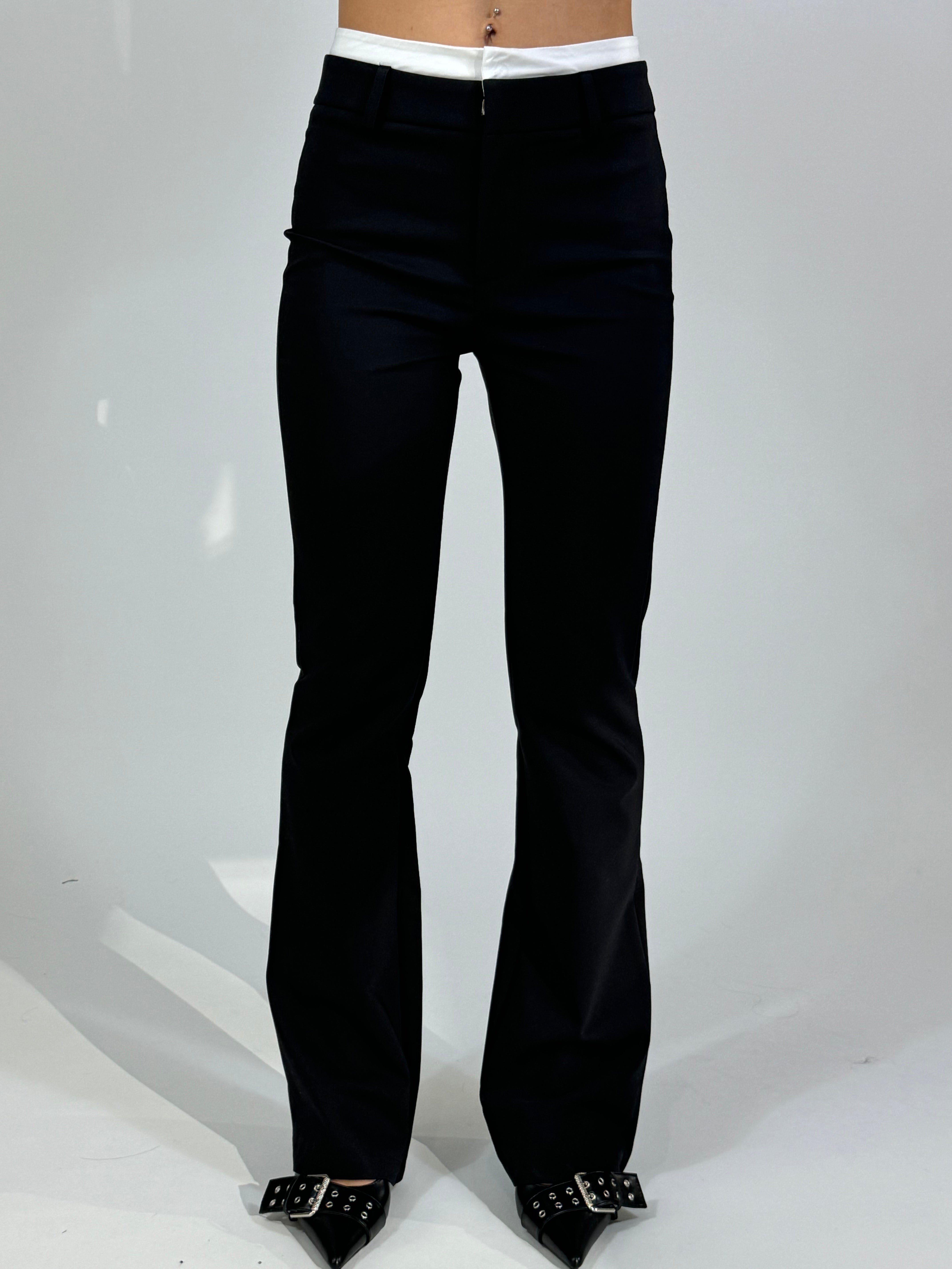Pantalone VICTORIA ILMH leggermente a zampa con effetto underwear
