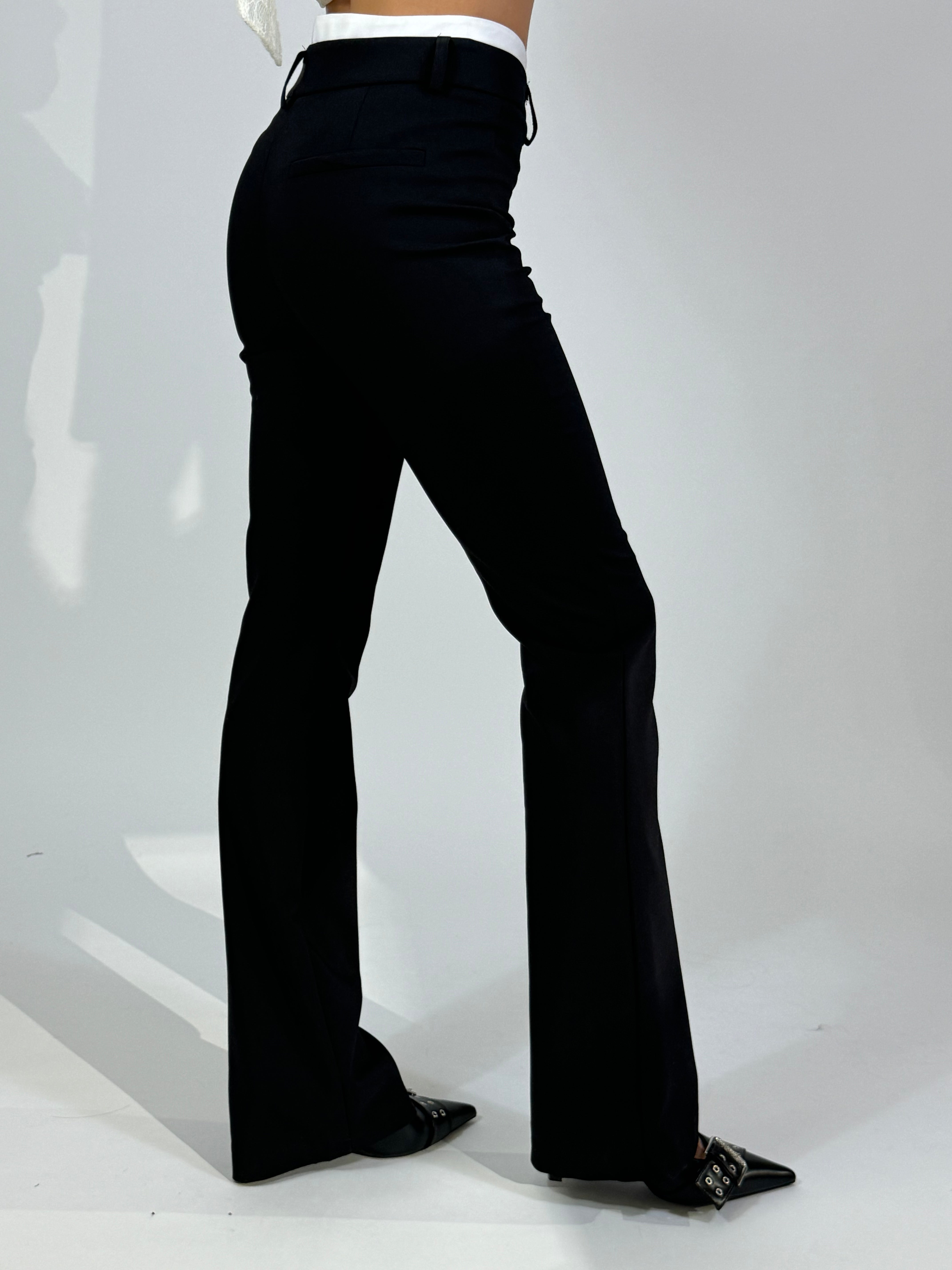 Pantalone VICTORIA ILMH leggermente a zampa con effetto underwear
