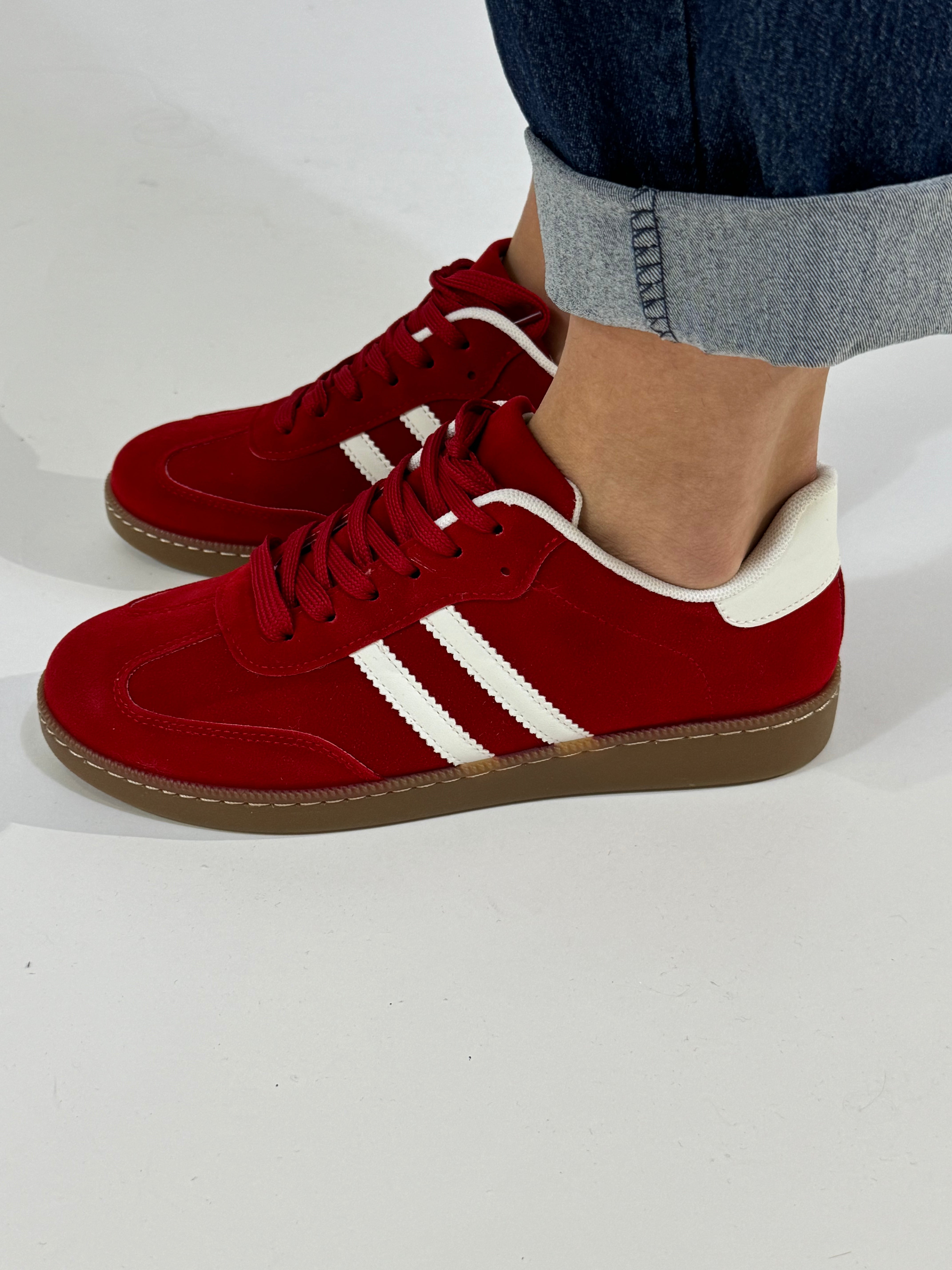 Sneakers con bande laterali SOTTILI