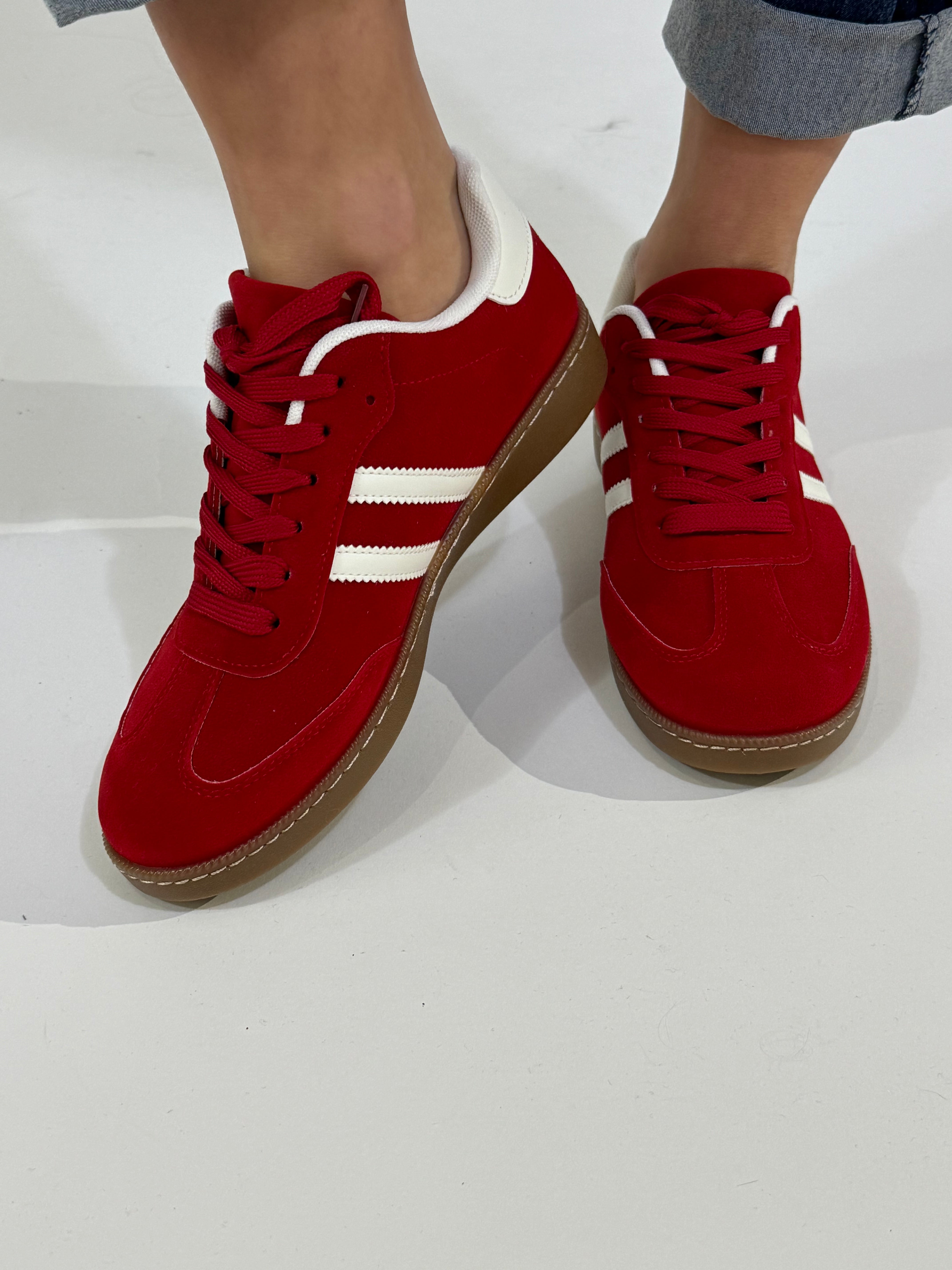 Sneakers con bande laterali SOTTILI