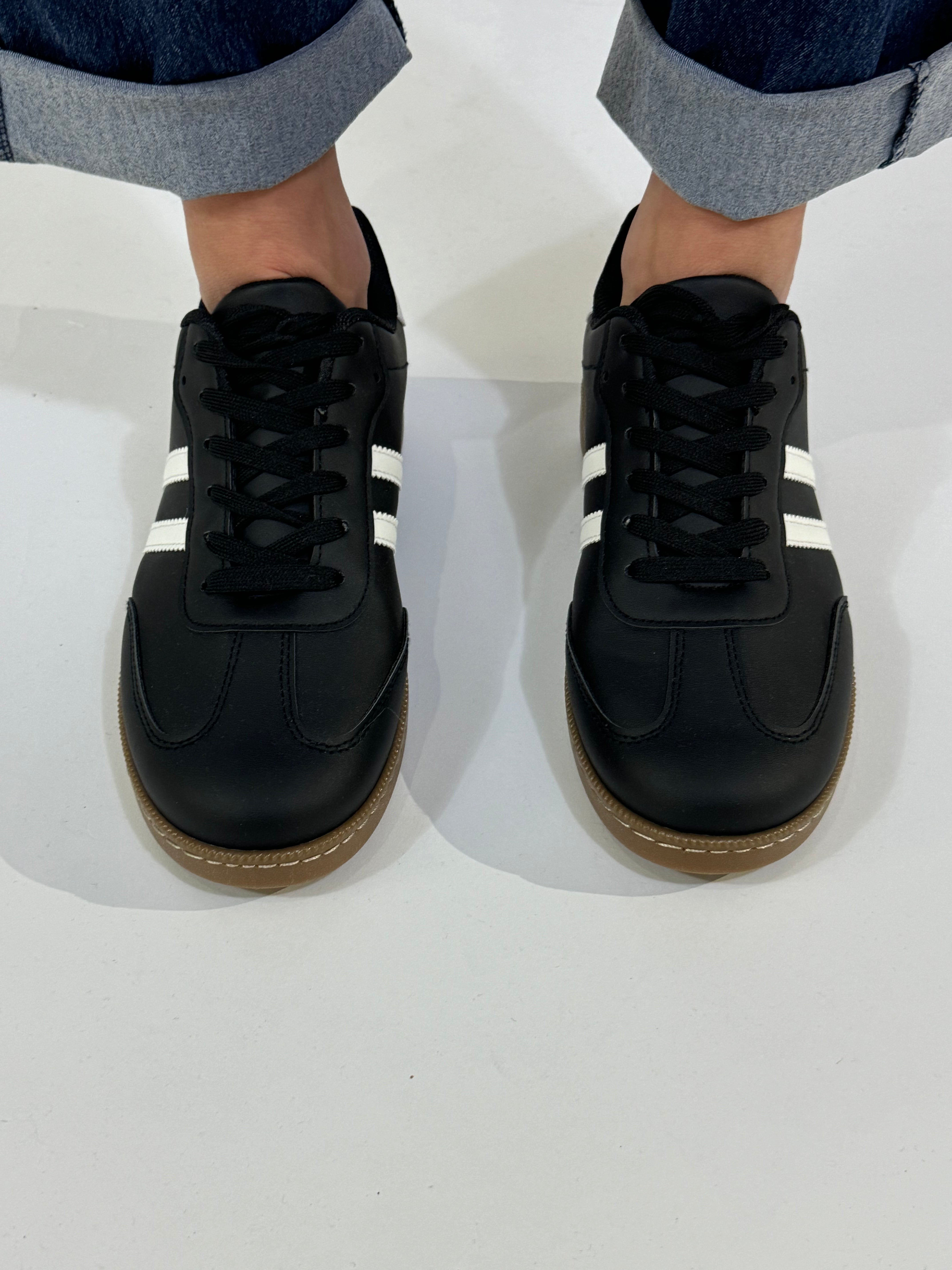 Sneakers con bande laterali SOTTILI