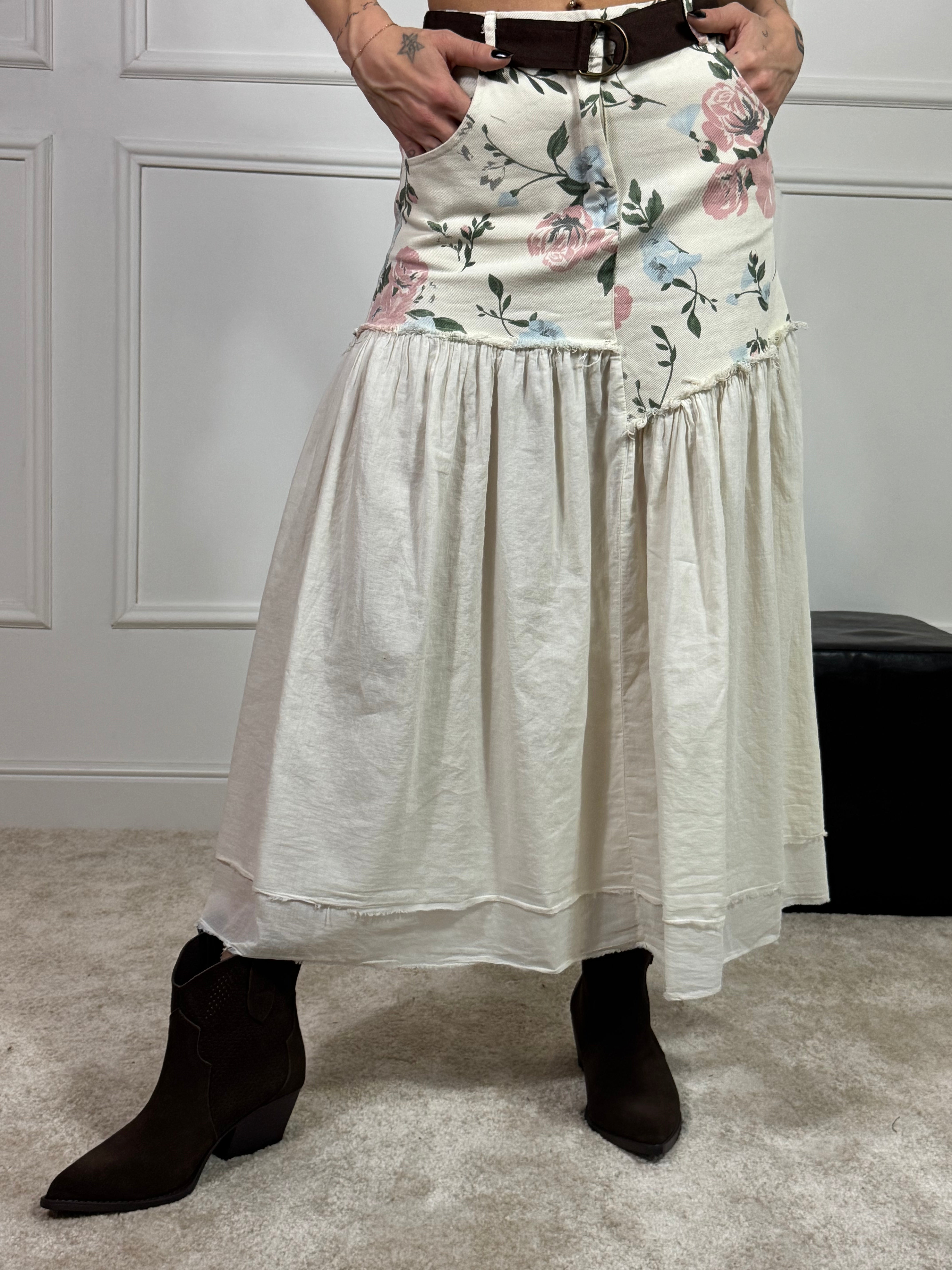Gonna Kikisix in mussola e jeans con stampa fiori