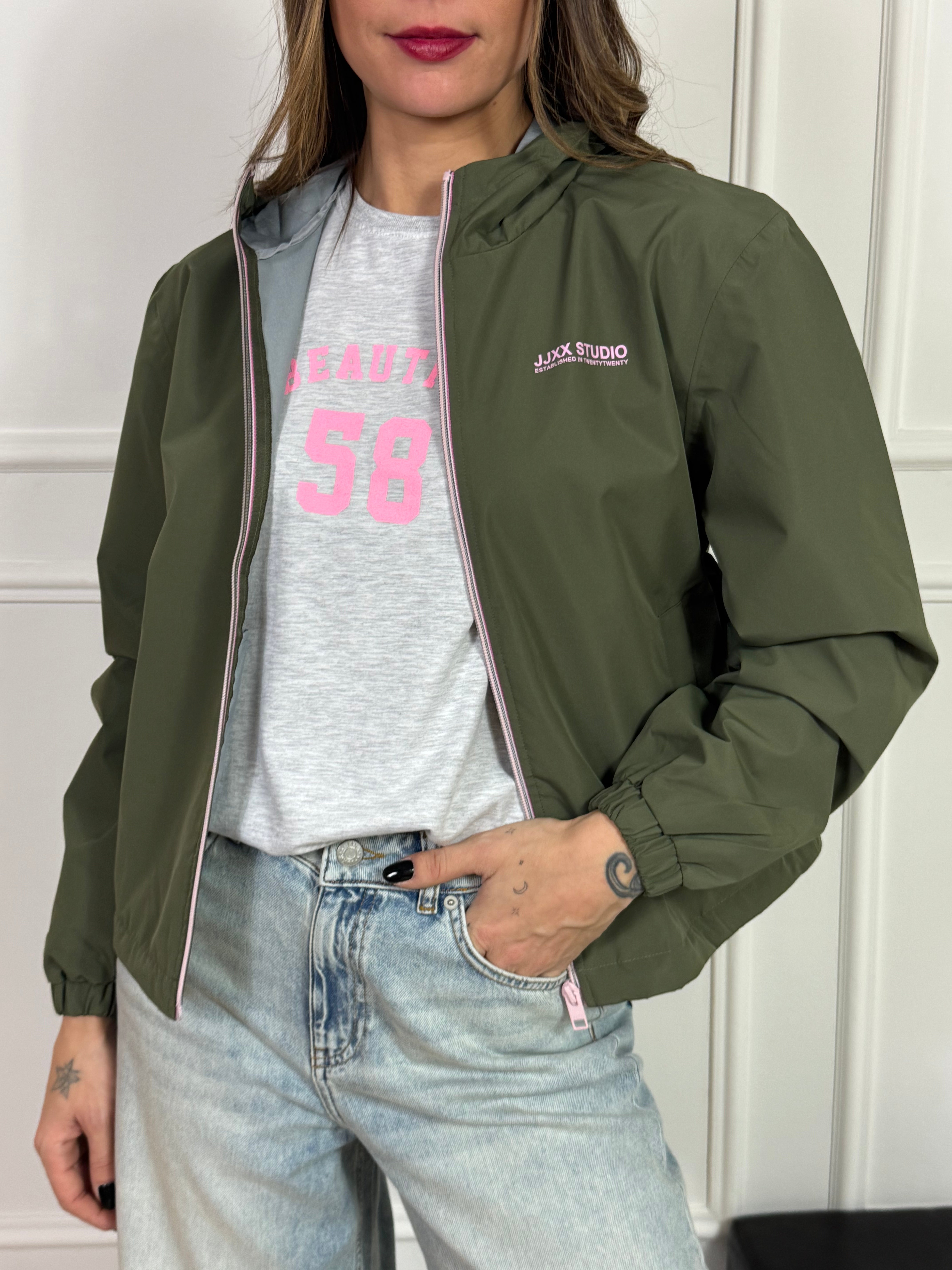 Giacca con cappuccio JJXX modello JADE LIGHT impermeabile