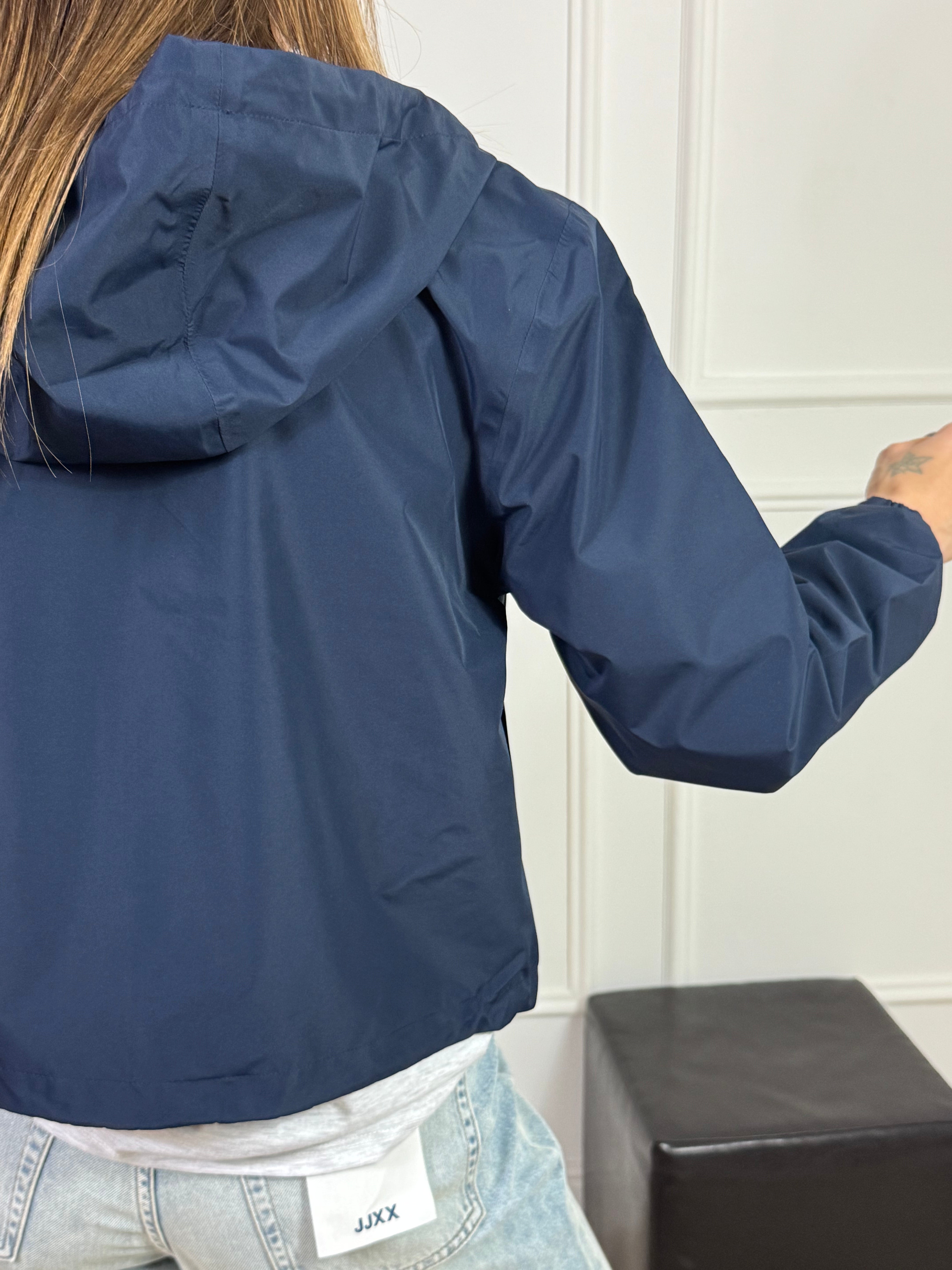 Giacca con cappuccio JJXX modello JADE LIGHT impermeabile