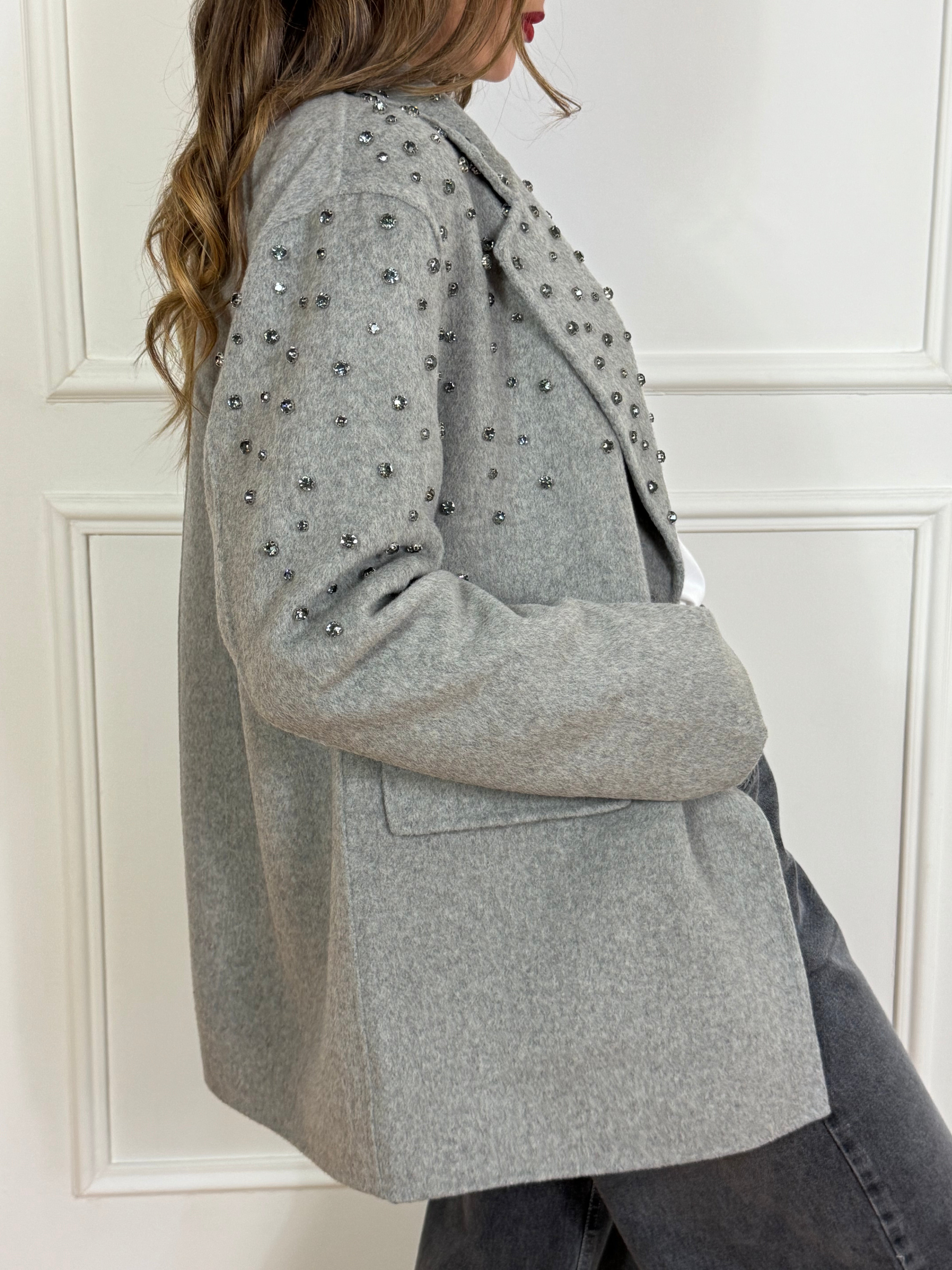 Cappotto corto OVERSIZE Have One con APPLICAZIONI GIOIELLO