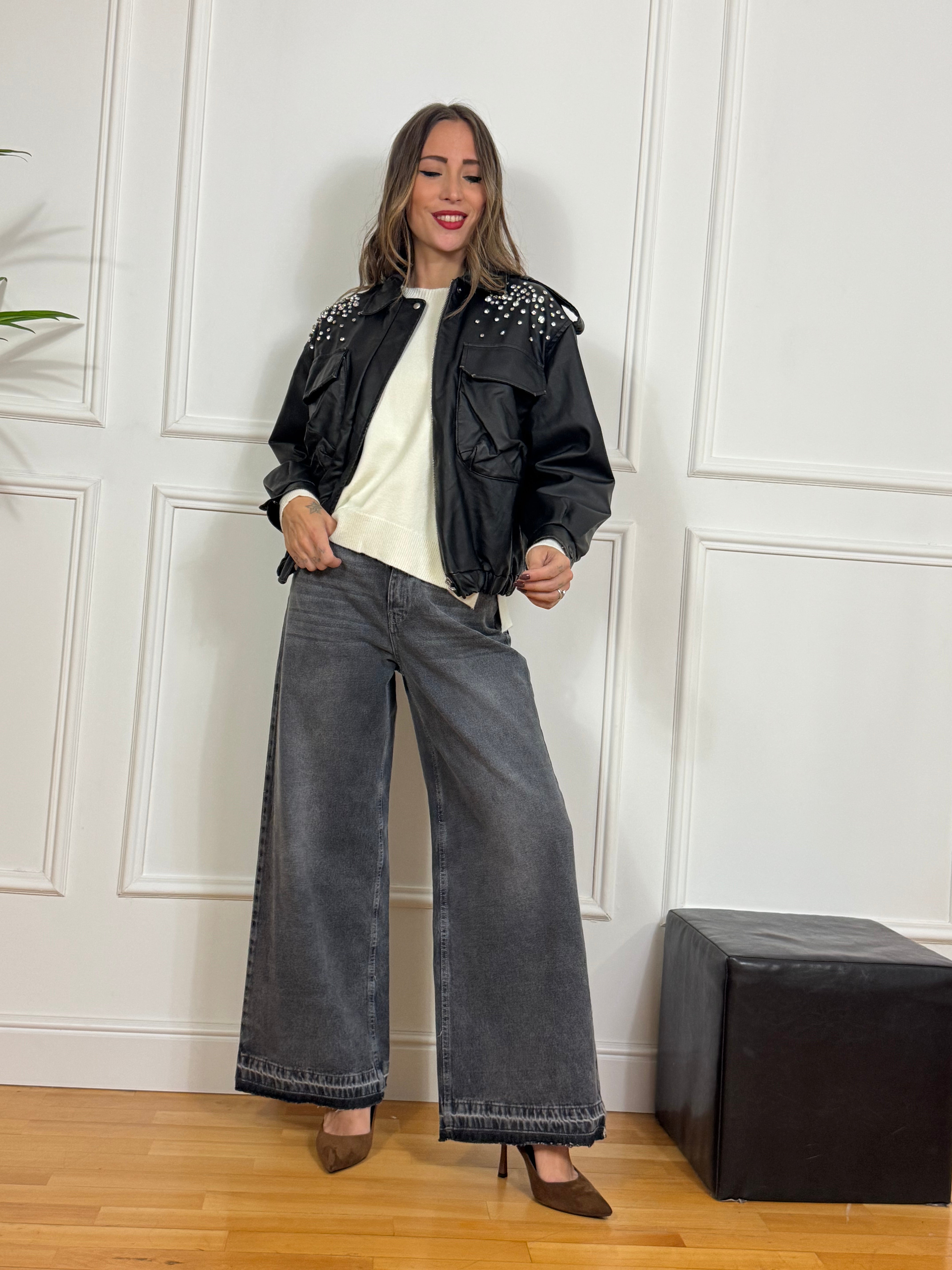 Giacca bomber in ecopelle vintage Have One con zirconi davanti
