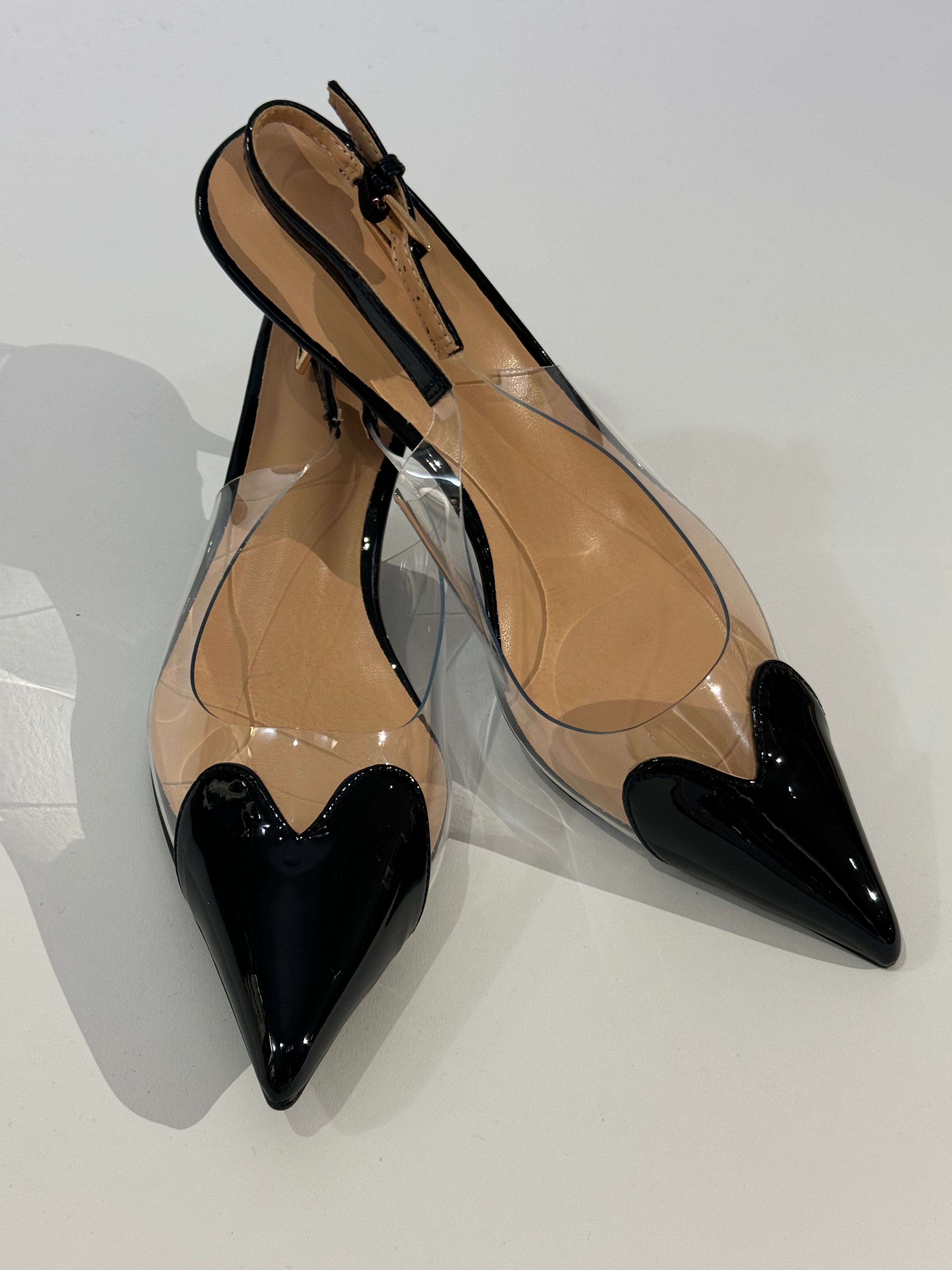 Scarpa slingback a punta TRASPARENTE CON DETTAGLI IN VERNICE