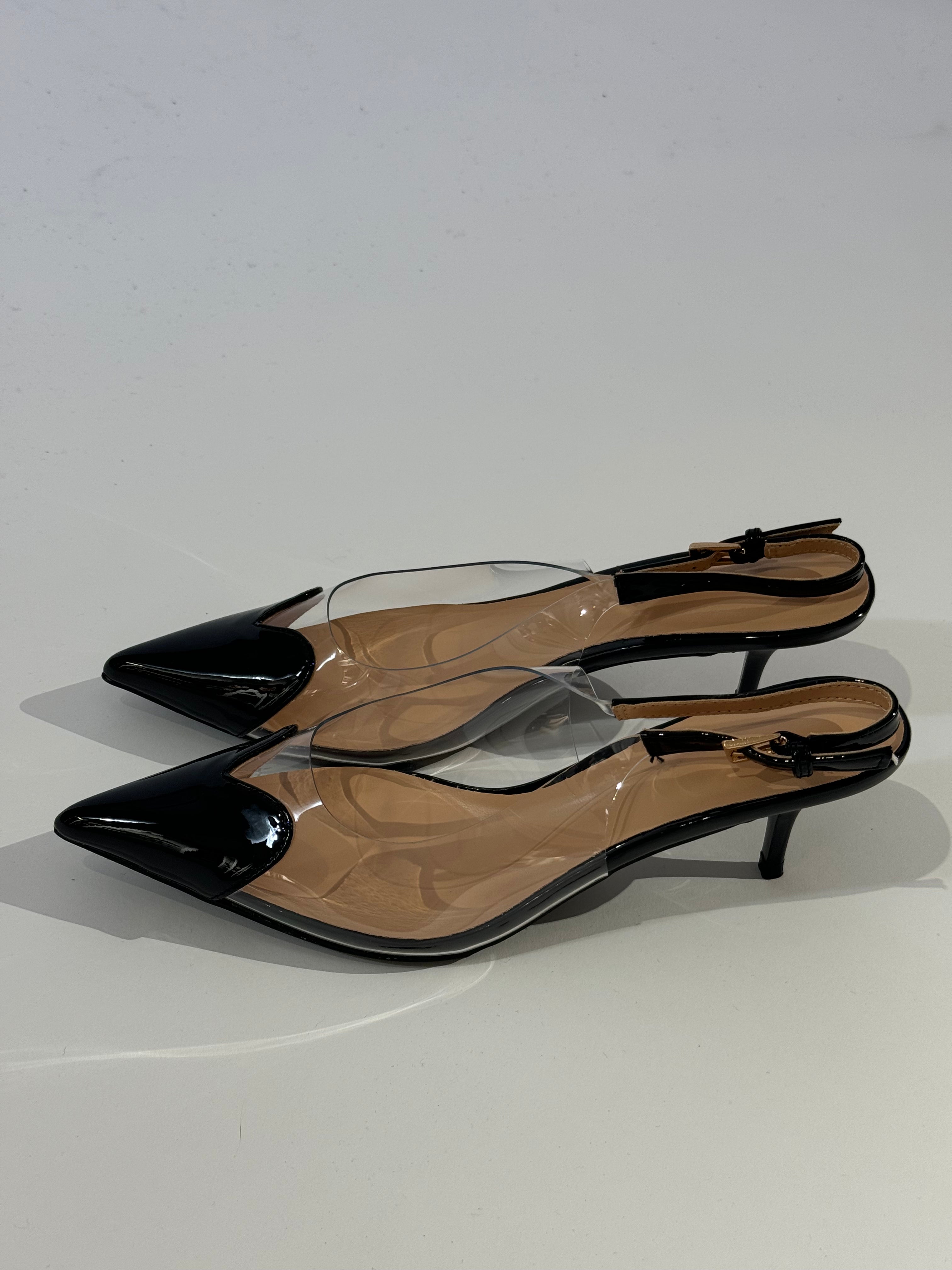 Scarpa slingback a punta TRASPARENTE CON DETTAGLI IN VERNICE