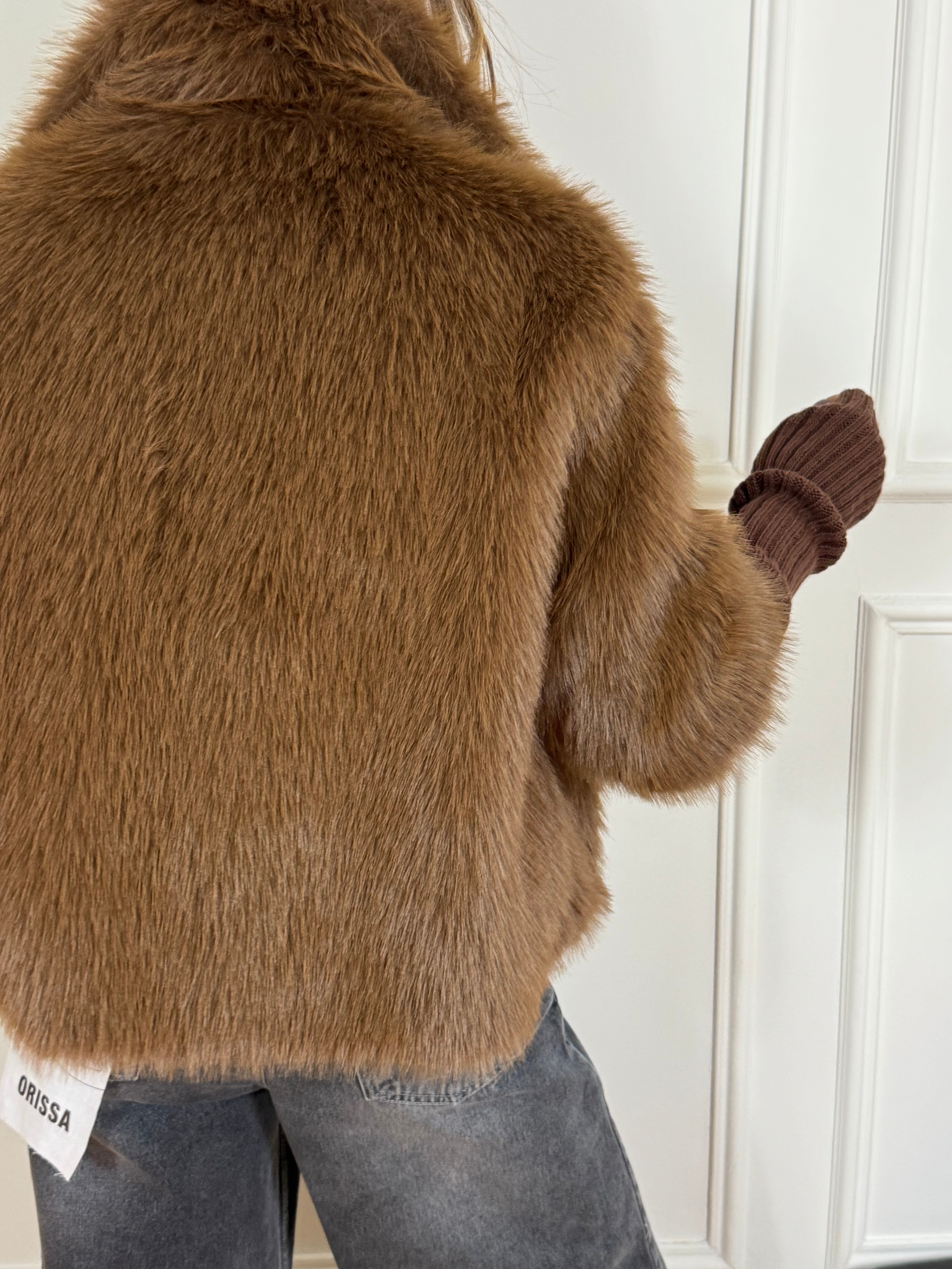 Eco pelliccia Have One con manica in maglia buco per pollice