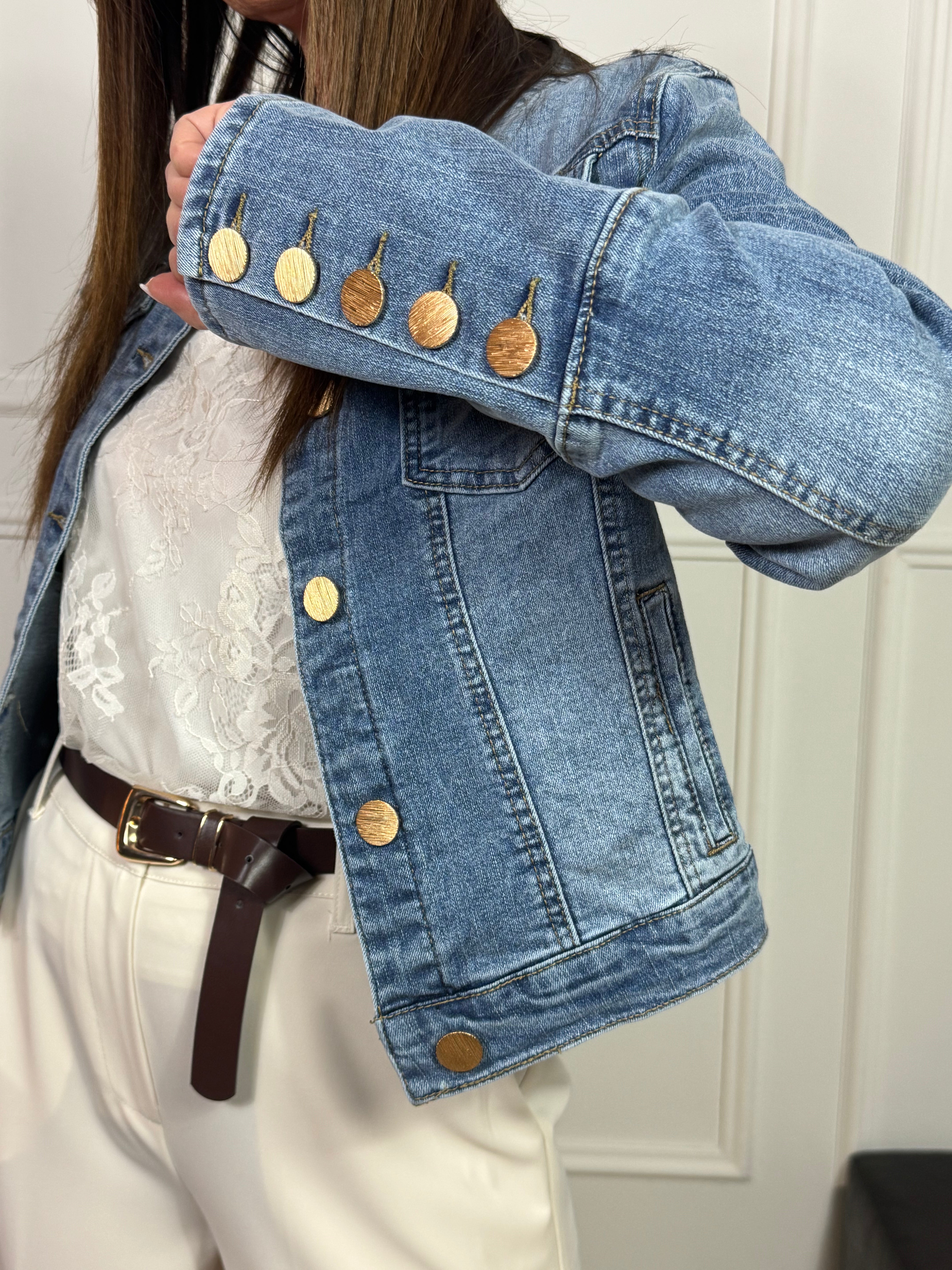 Giacca di jeans Susy Mix CORTA COLLO TONDO e POLSINO ALTO CON BOTTONI ORO
