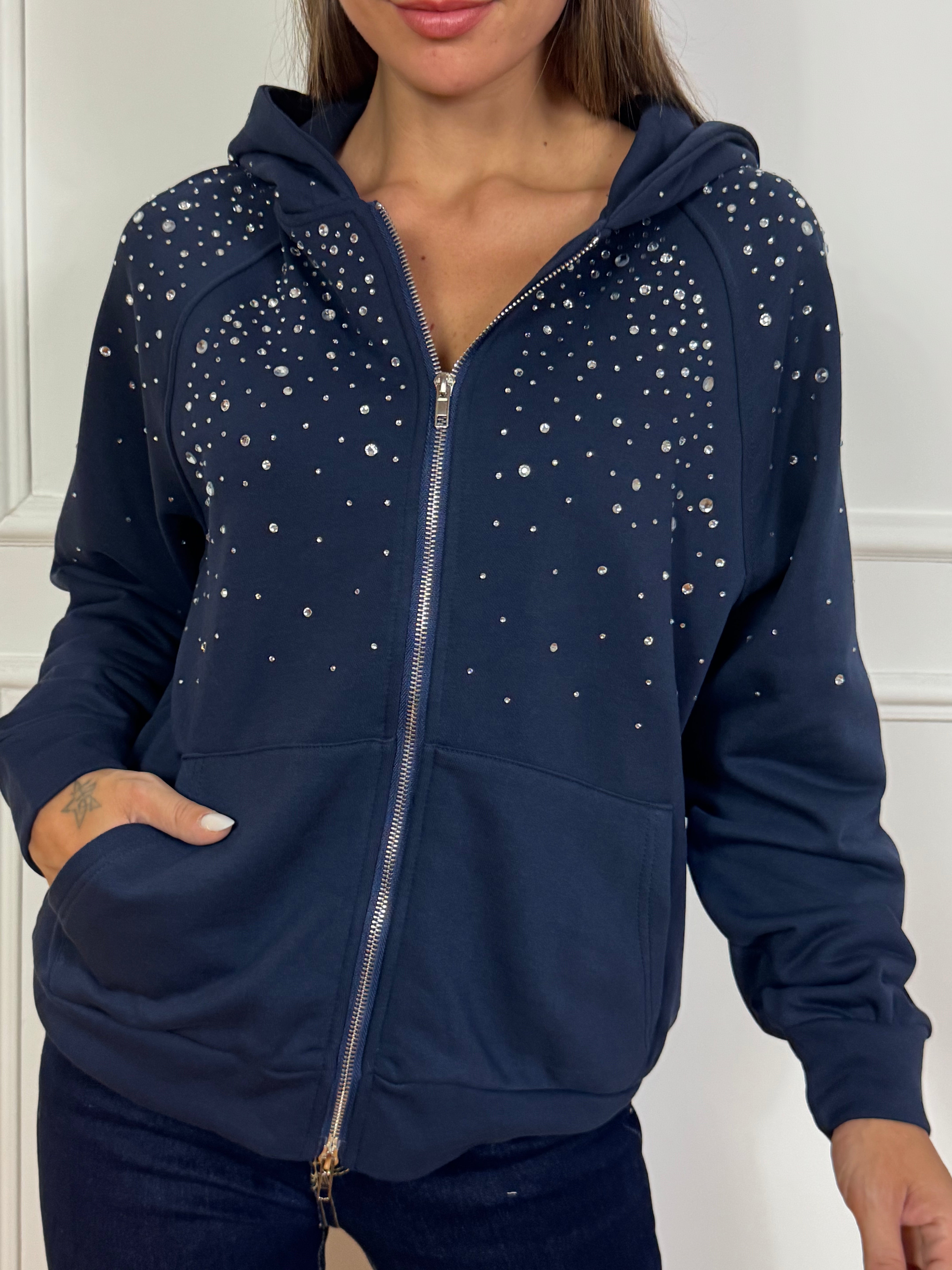 Felpa garzata con cappuccio Victoria ILMH e STRASS