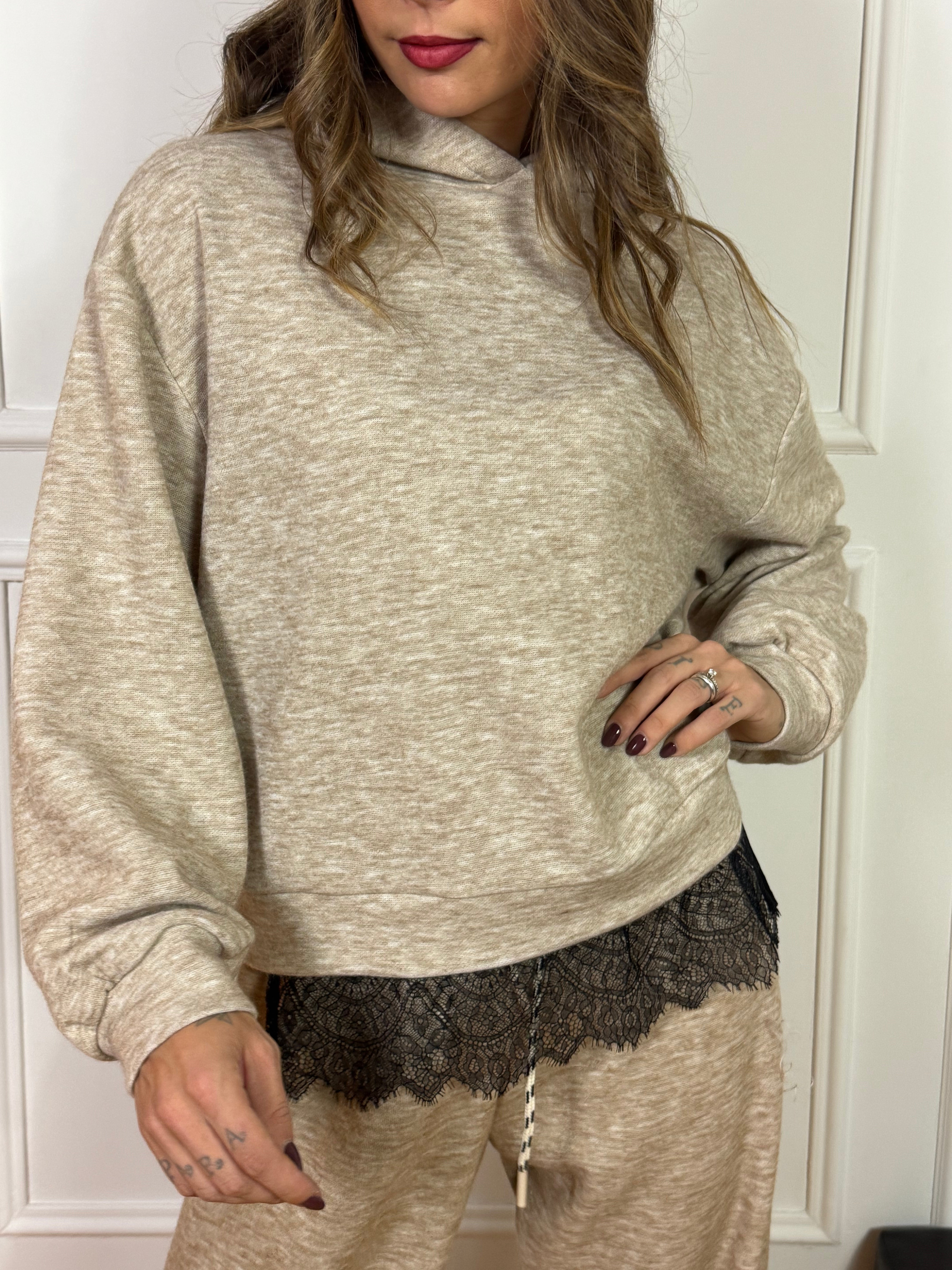 Felpa Susy Mix con cappuccio e inserto pizzo