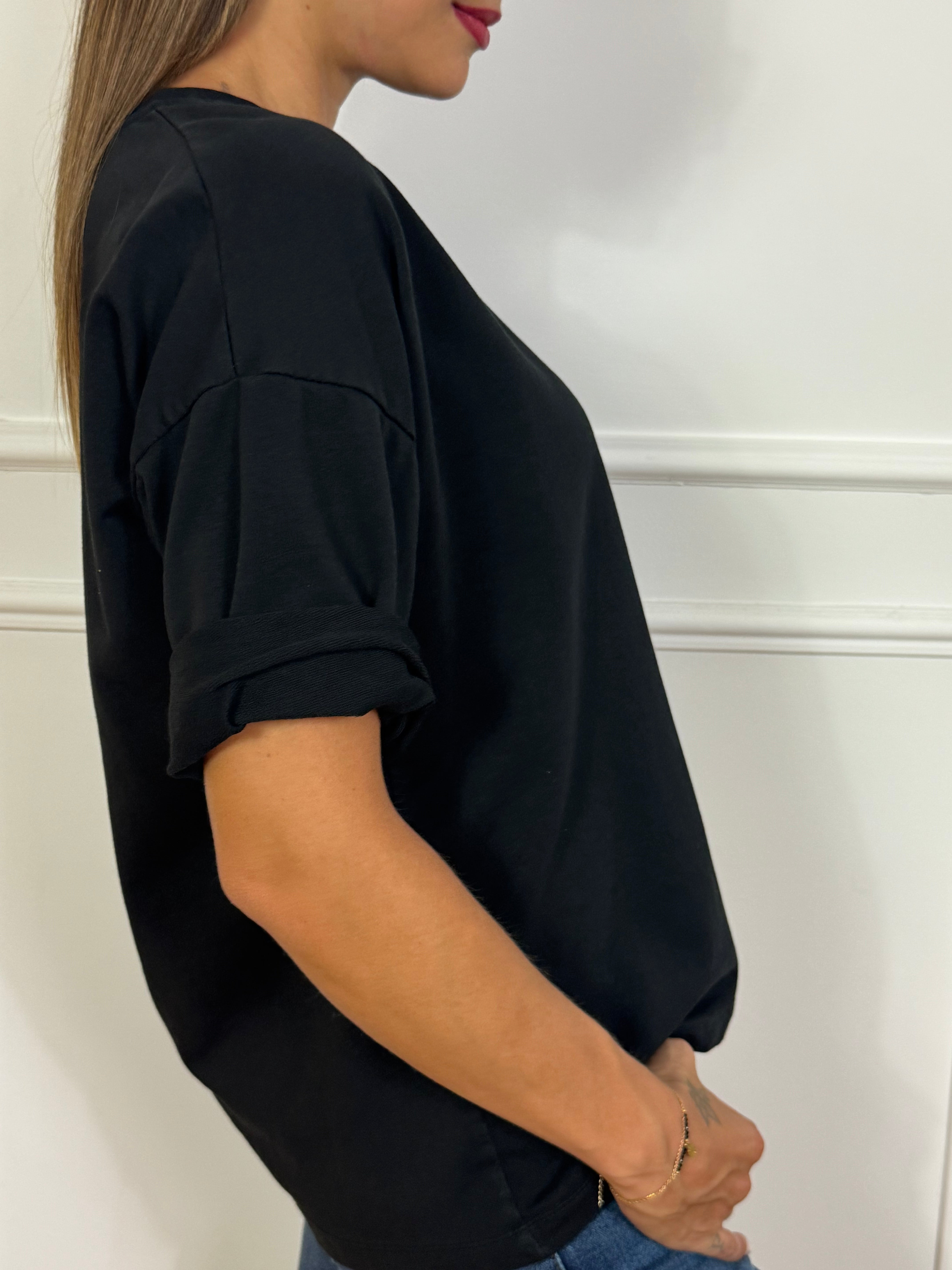 Maglia manica corta Kikisix con taschino e applicazione gioiello