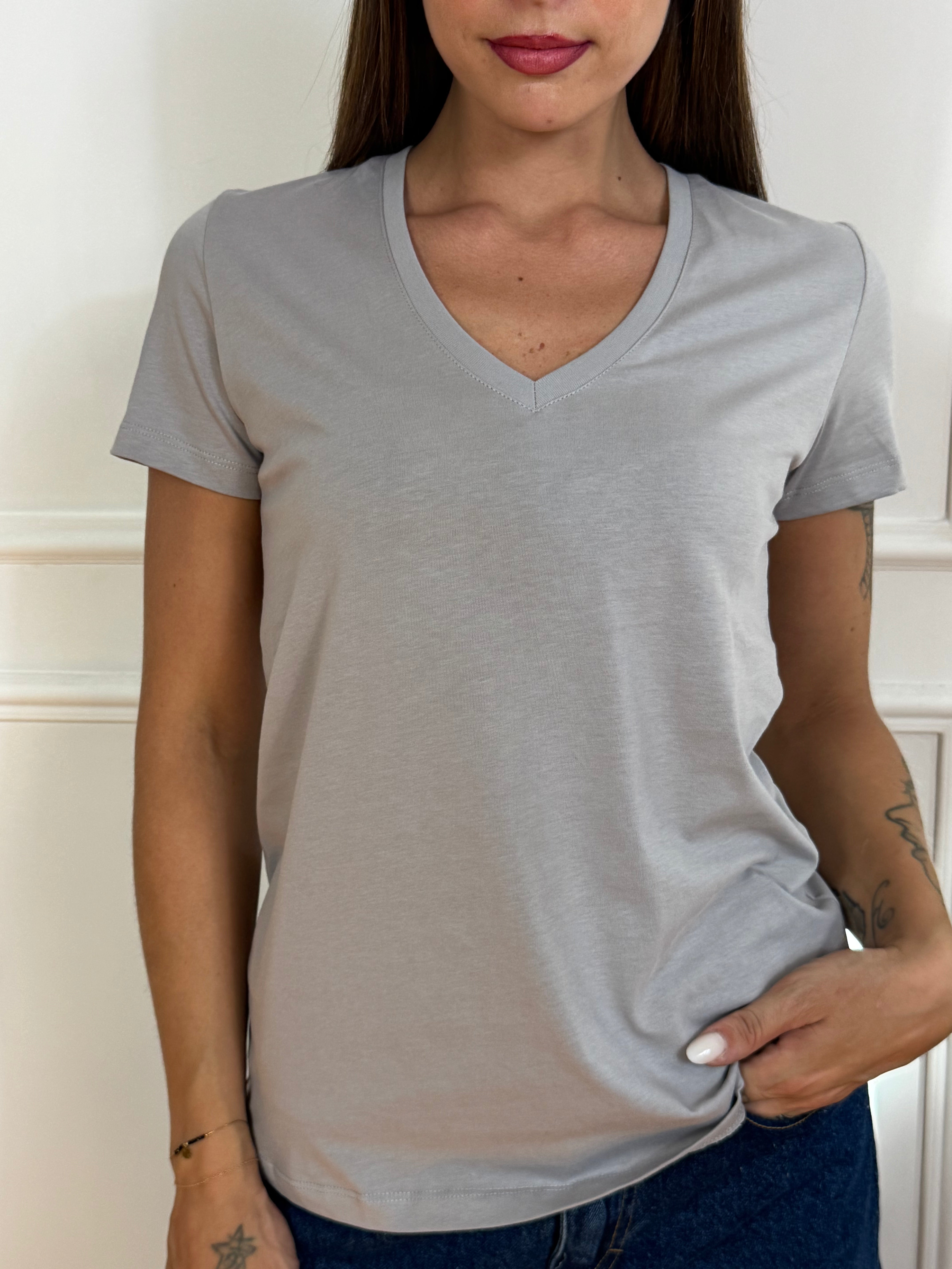 T-shirt comoda Victoria ILMH scollo V cannettato