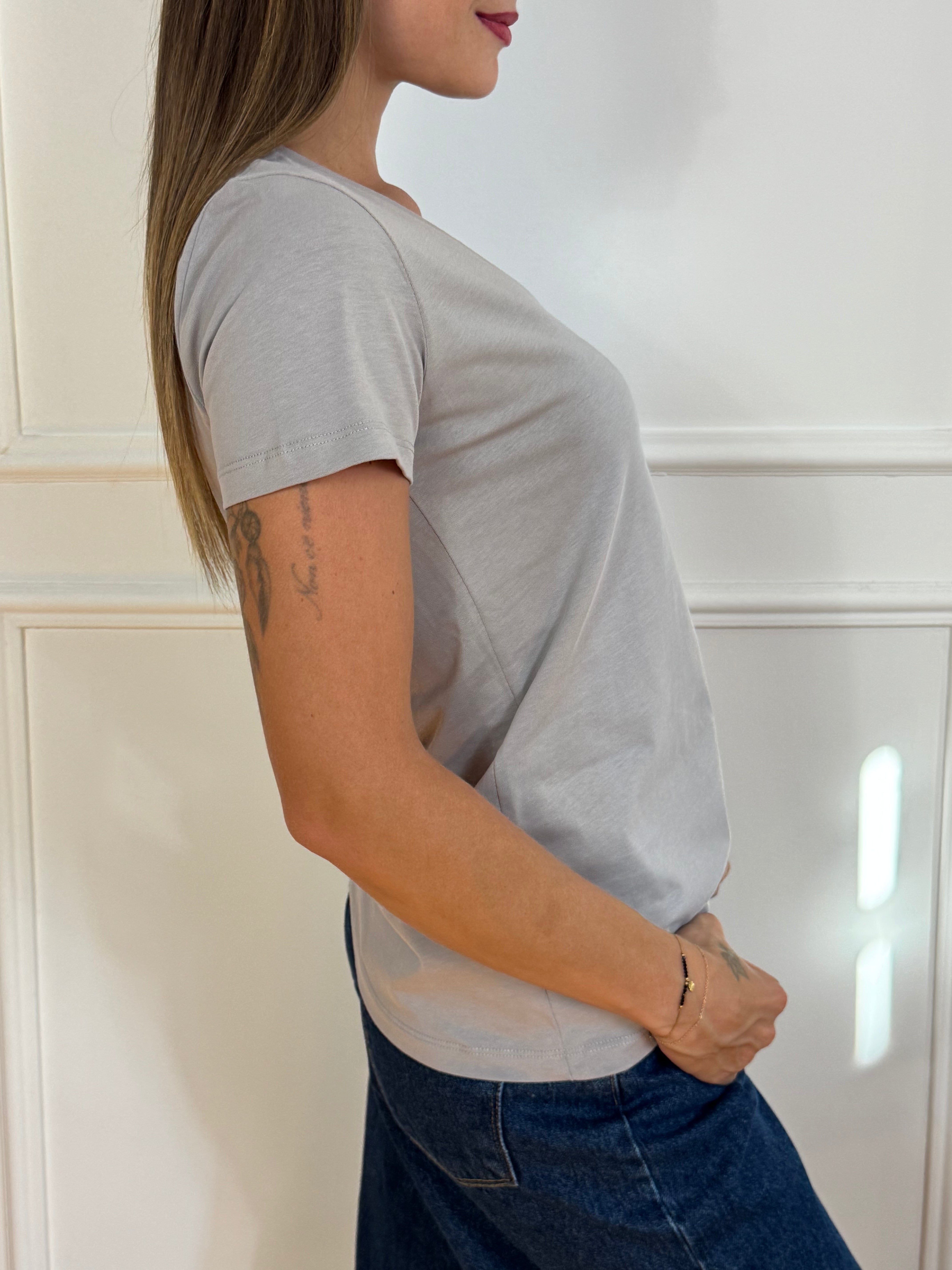 T-shirt comoda Victoria ILMH scollo V cannettato
