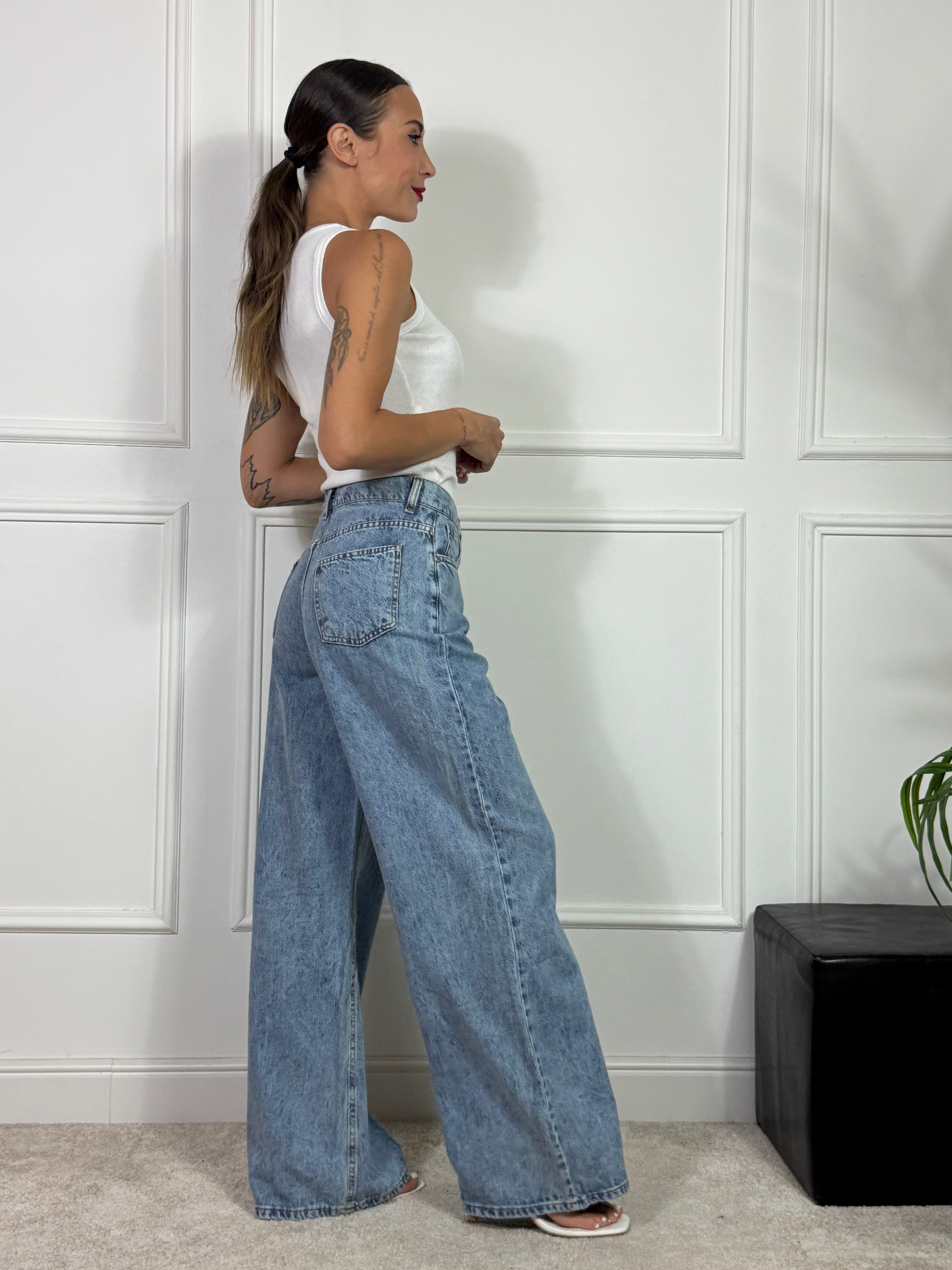 Jeans Susy Mix denim azzurro modello MIKYLV