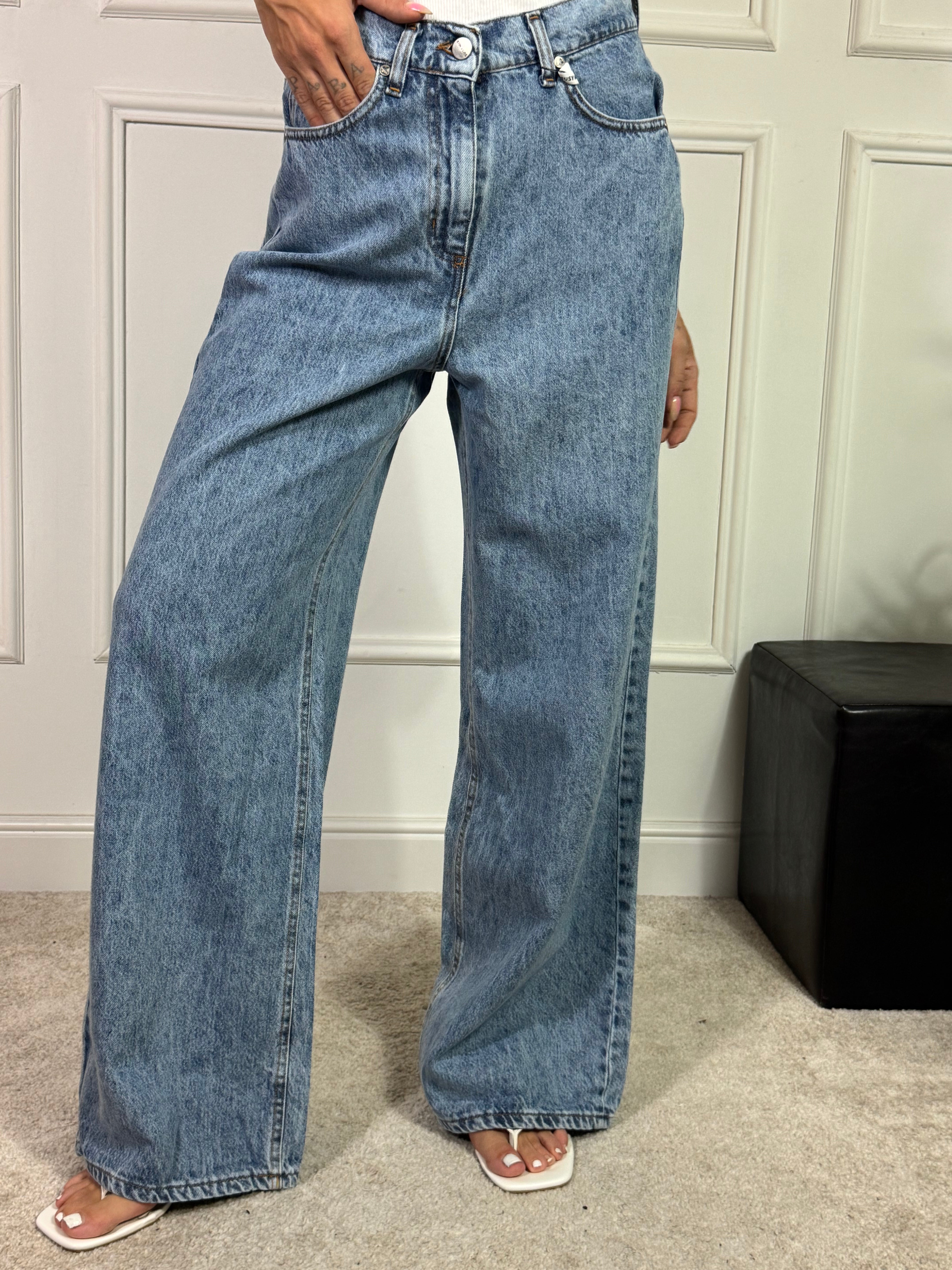 Jeans Susy Mix denim azzurro modello MIKYLV