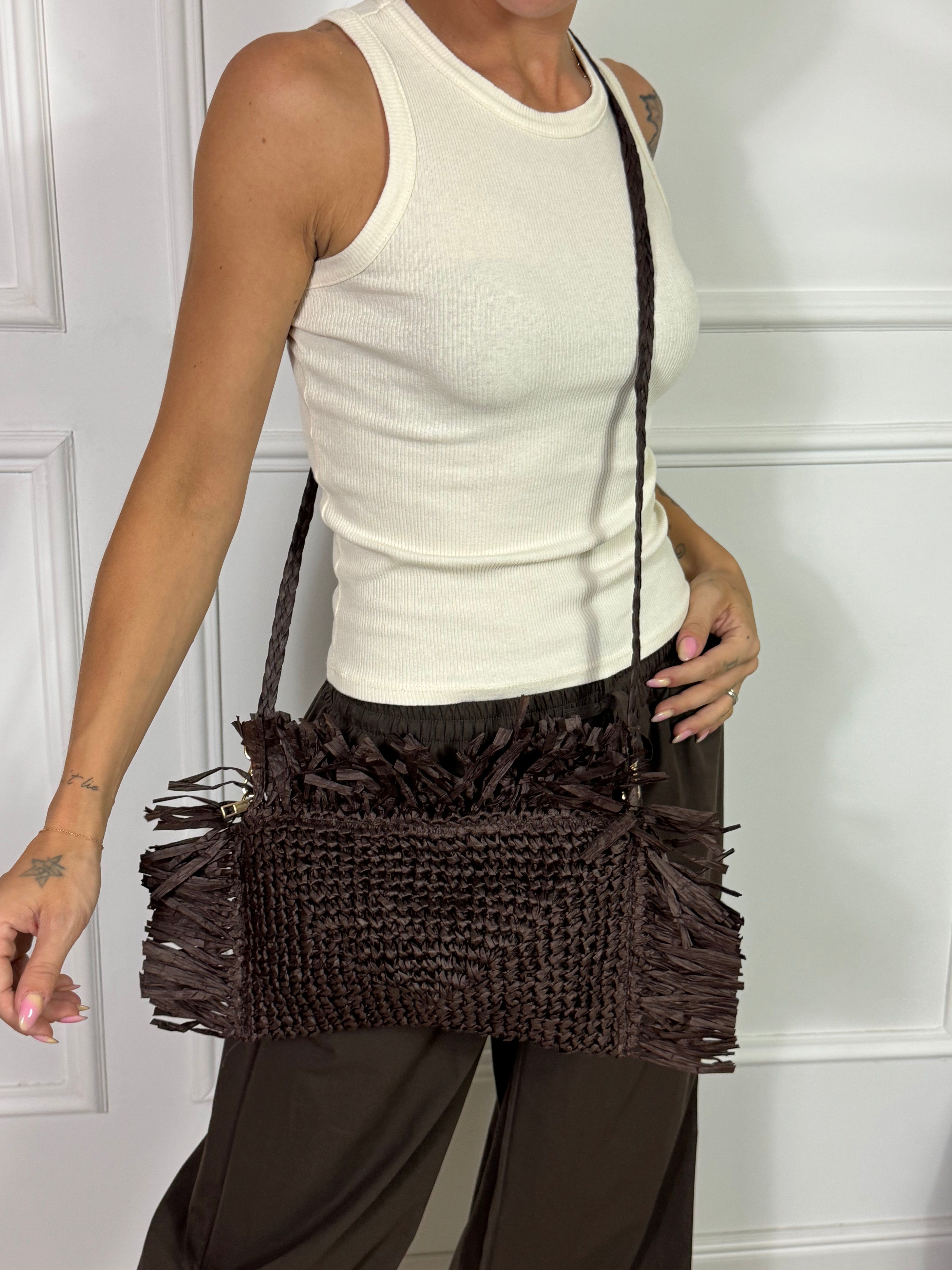 Borsa tracollina / Pochette rettangolare in raffia con frange