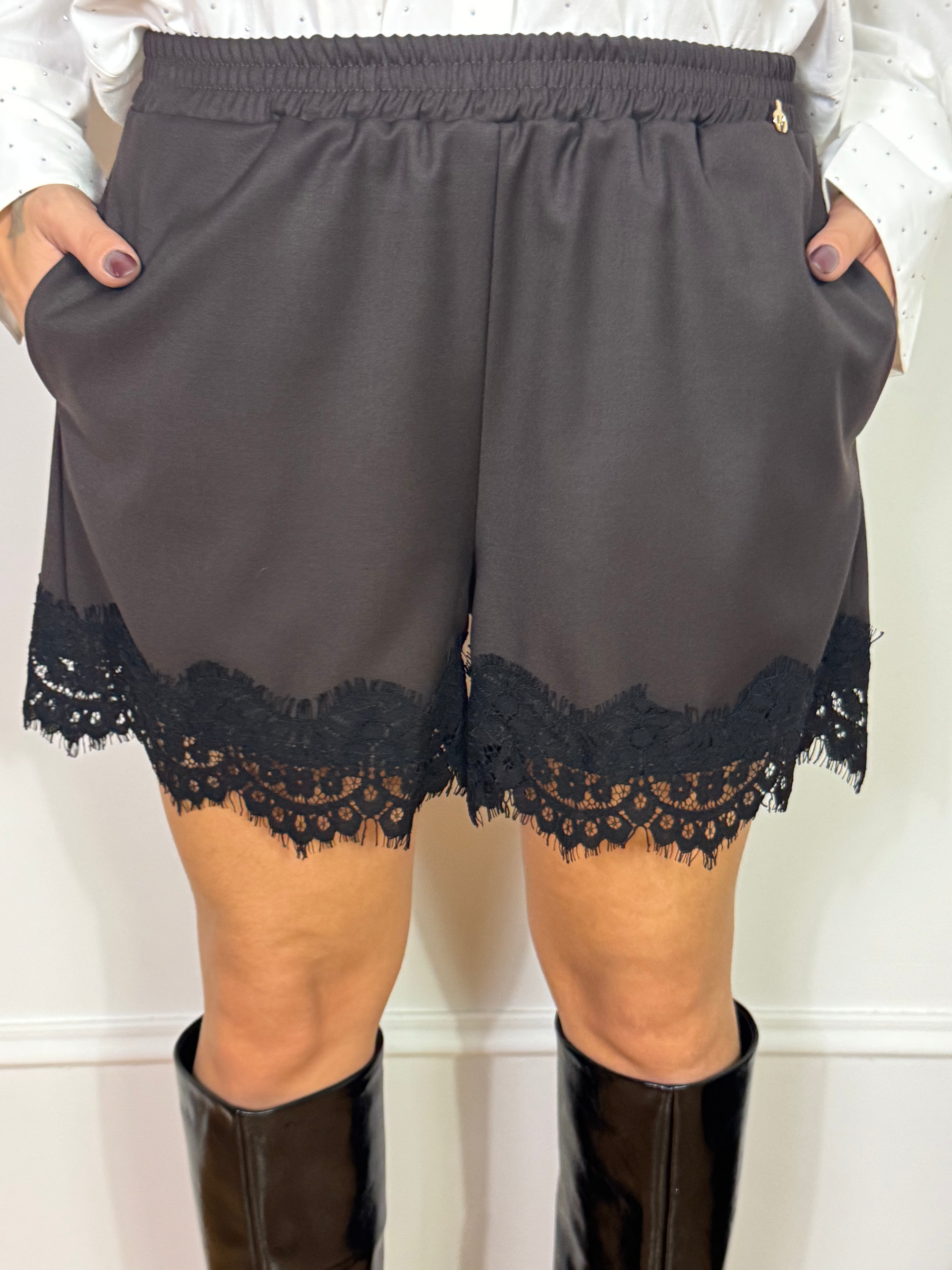Shorts con bordo pizzo Philia Loft