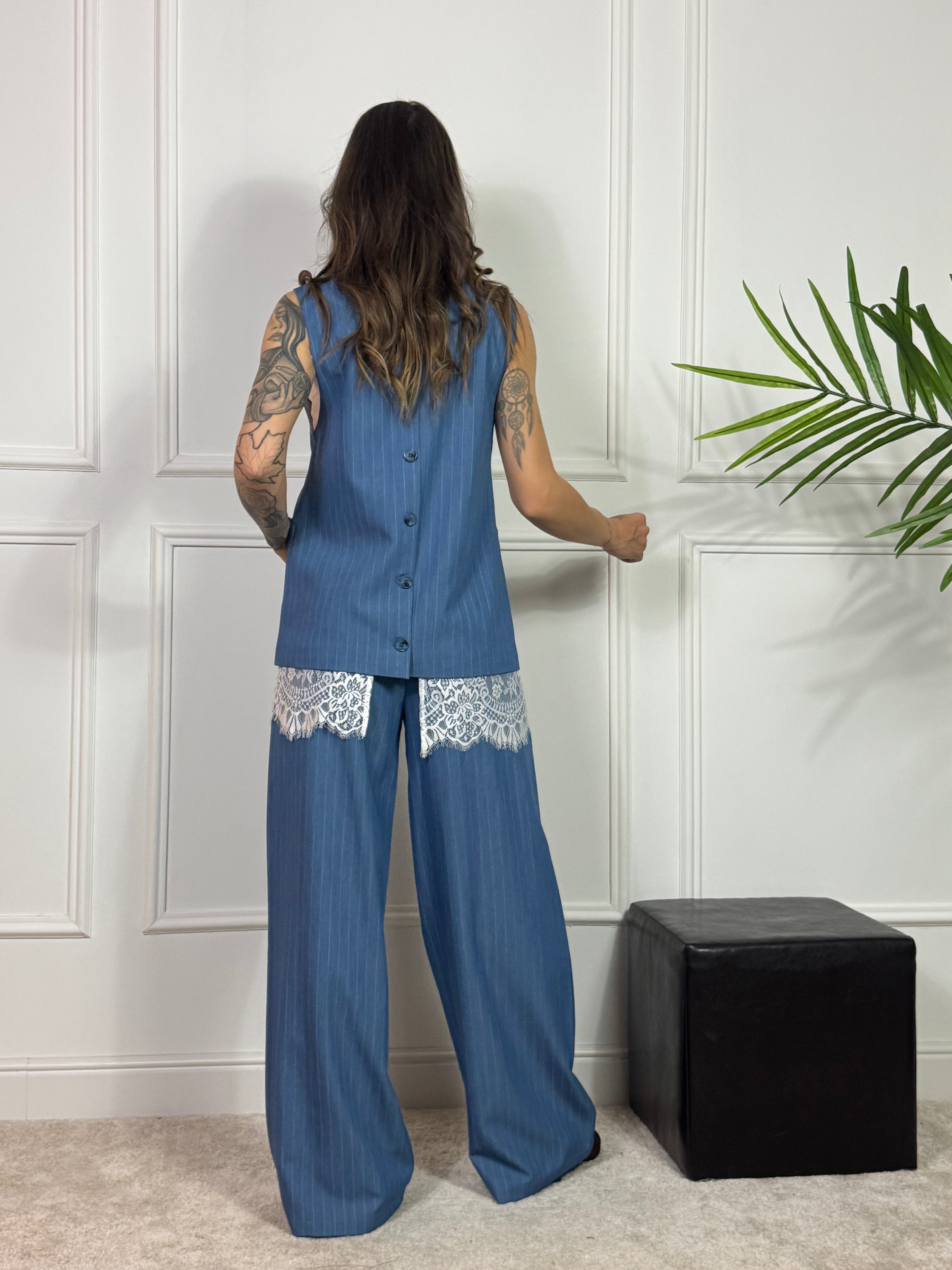 Gilet lungo oversize con tasche You Decide GESSATO AZZURRO CON INSERTI PIZZO E BOTTONI SCHIENA