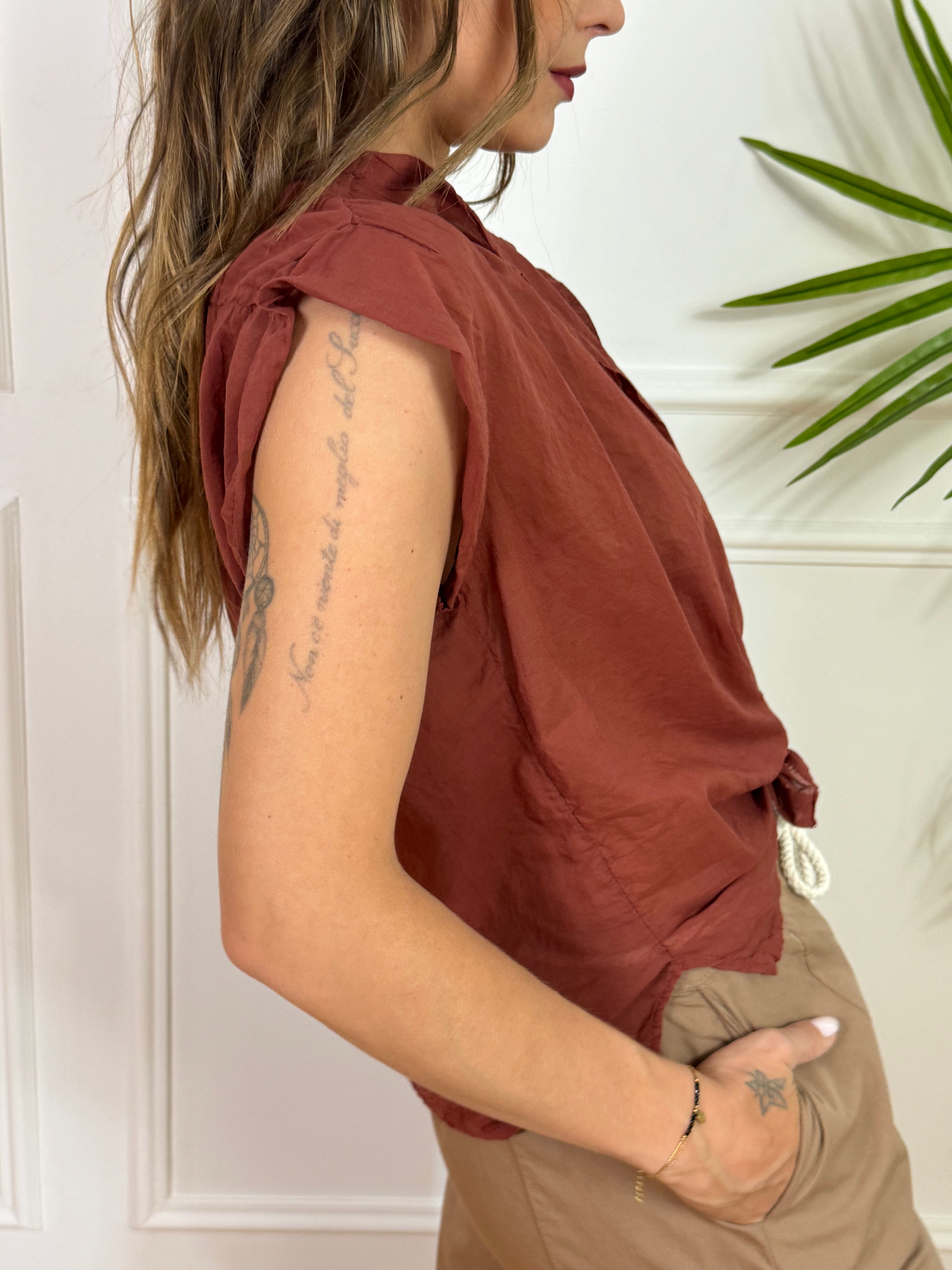 Camicia spalla scesa Kikisix manica accennata