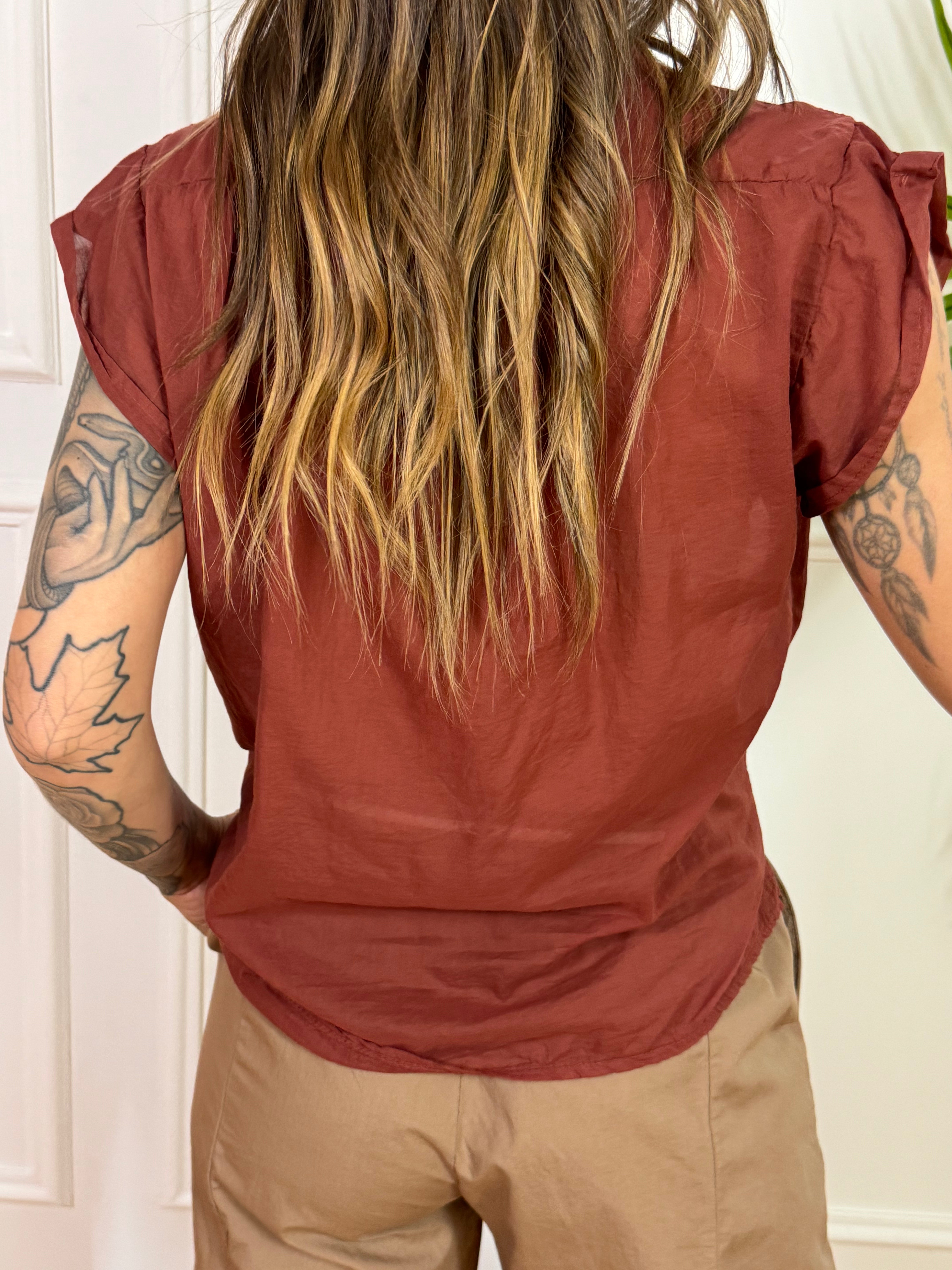 Camicia spalla scesa Kikisix manica accennata