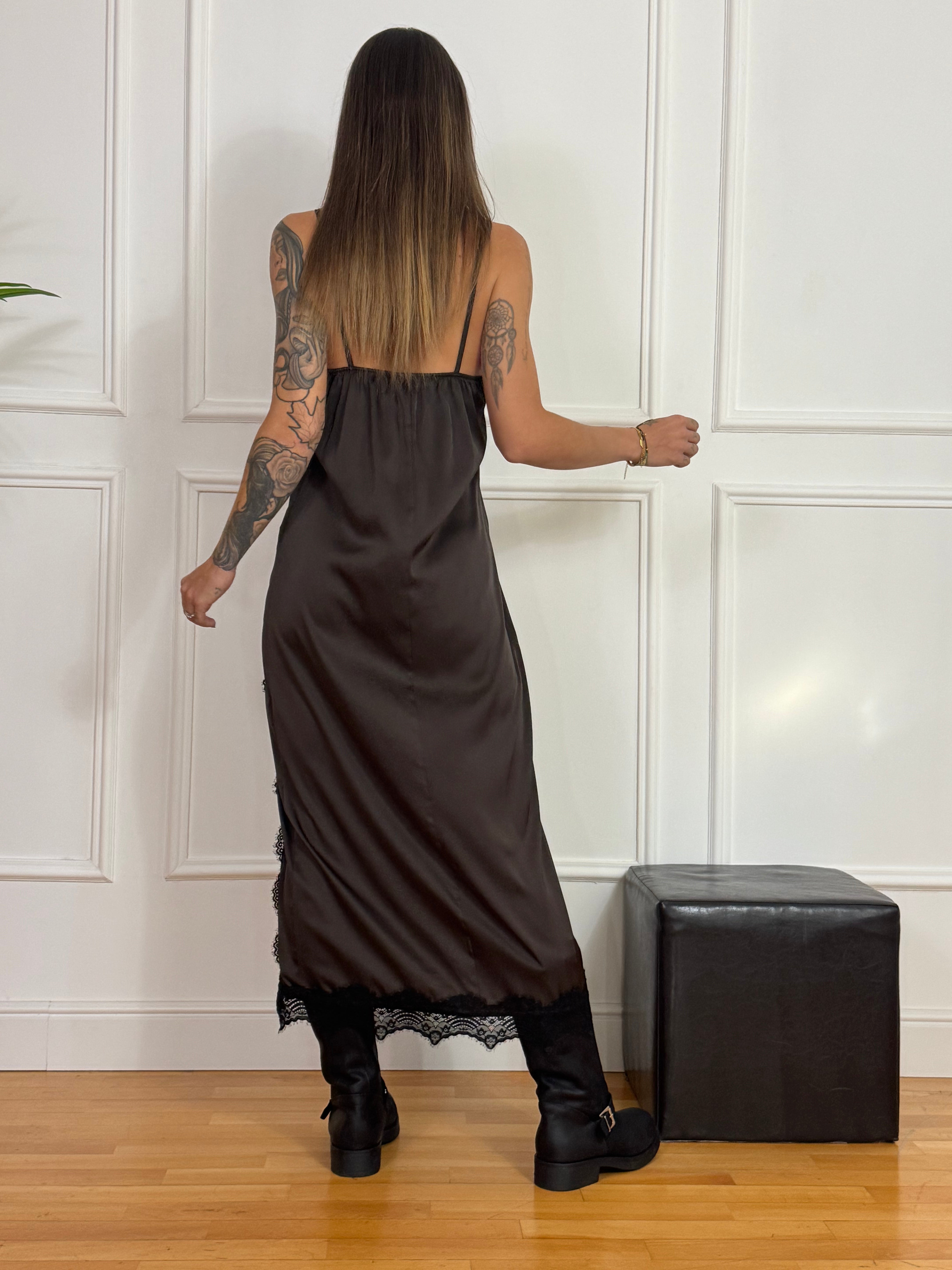 Abito sottoveste MIDI Kikisix con dettagli in pizzo