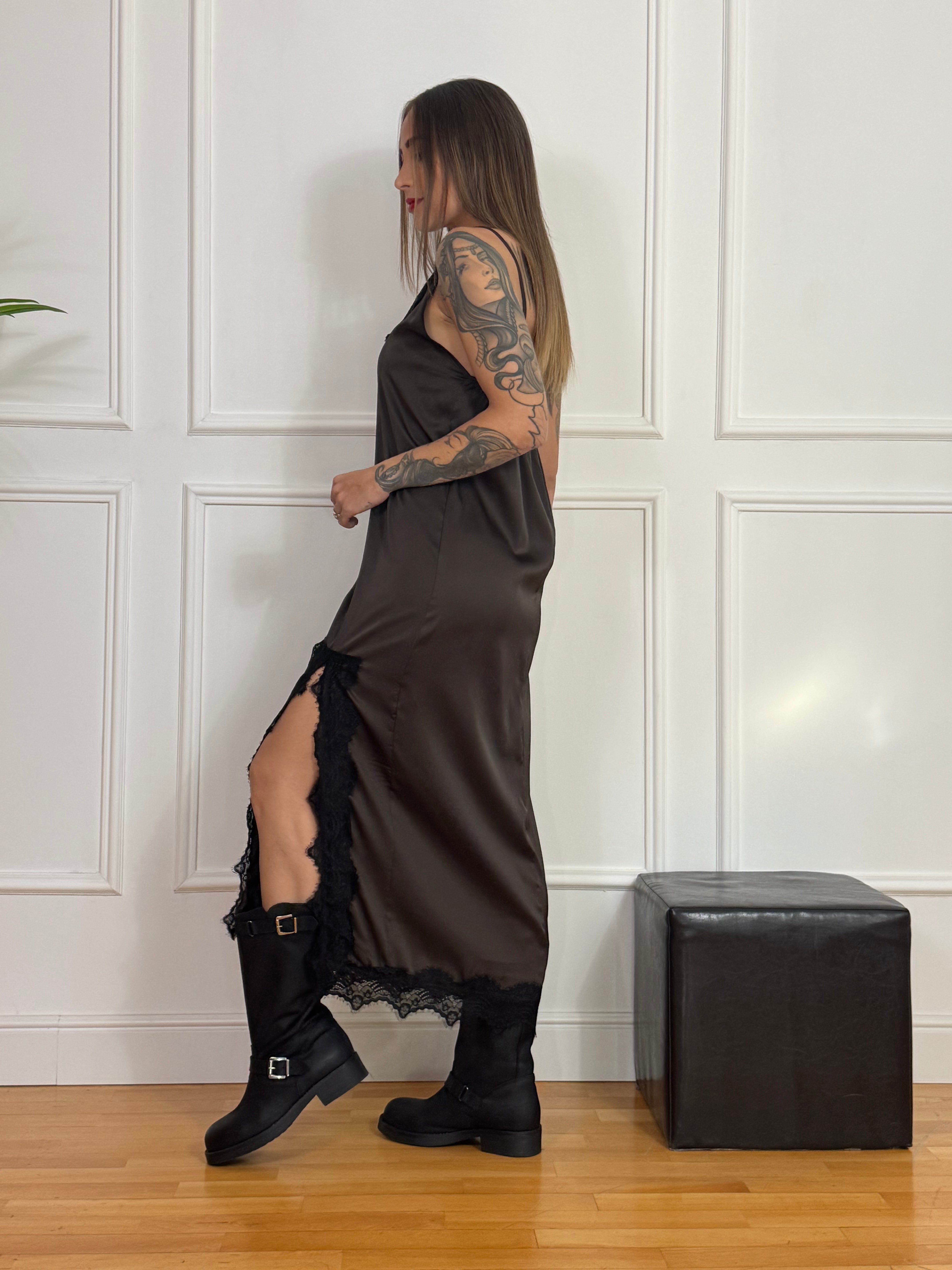 Abito sottoveste MIDI Kikisix con dettagli in pizzo