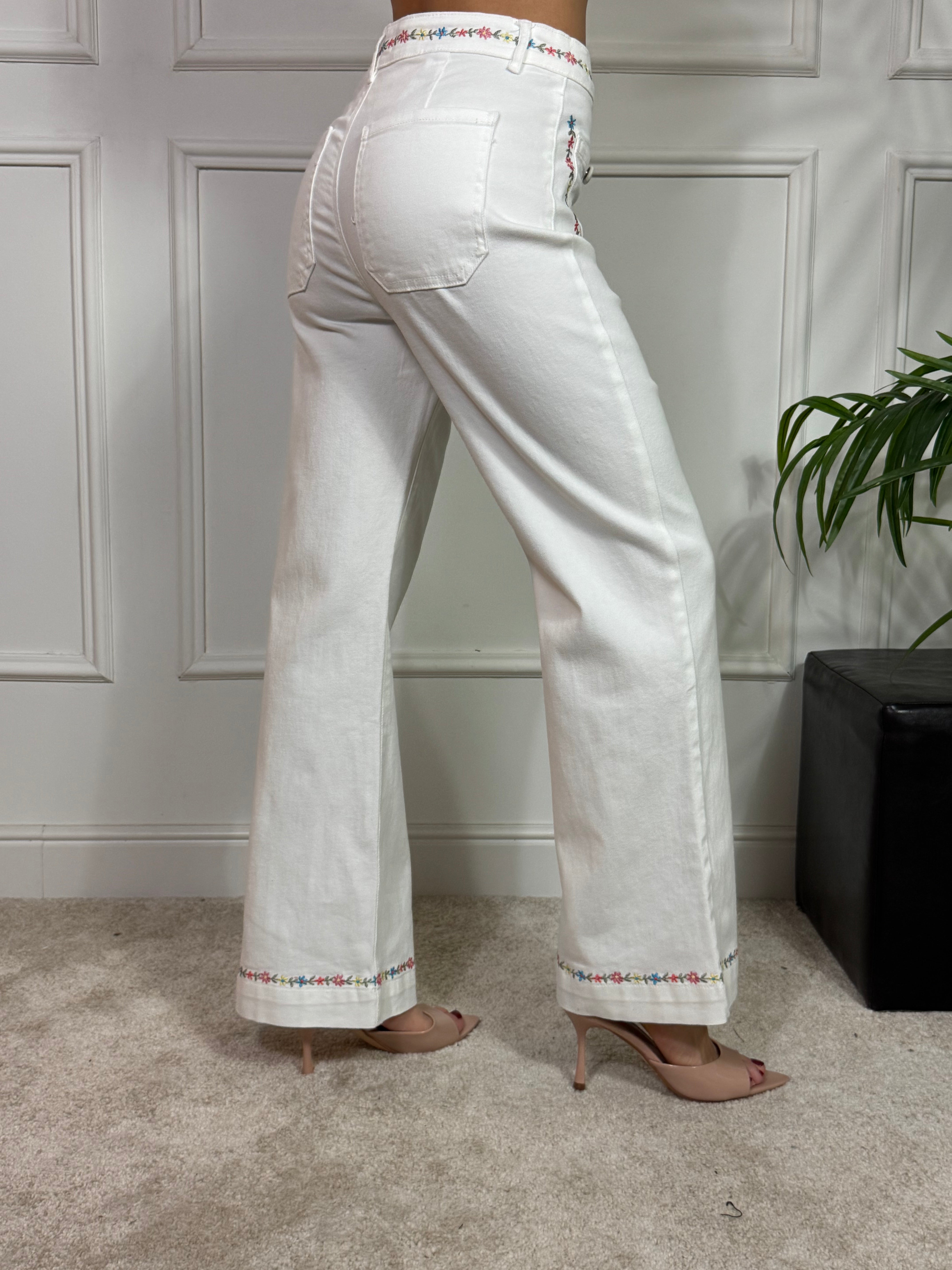 Pantalone jeans BIANCO FLARED Kontatto RICAMI FIORELLINI E TASCHE