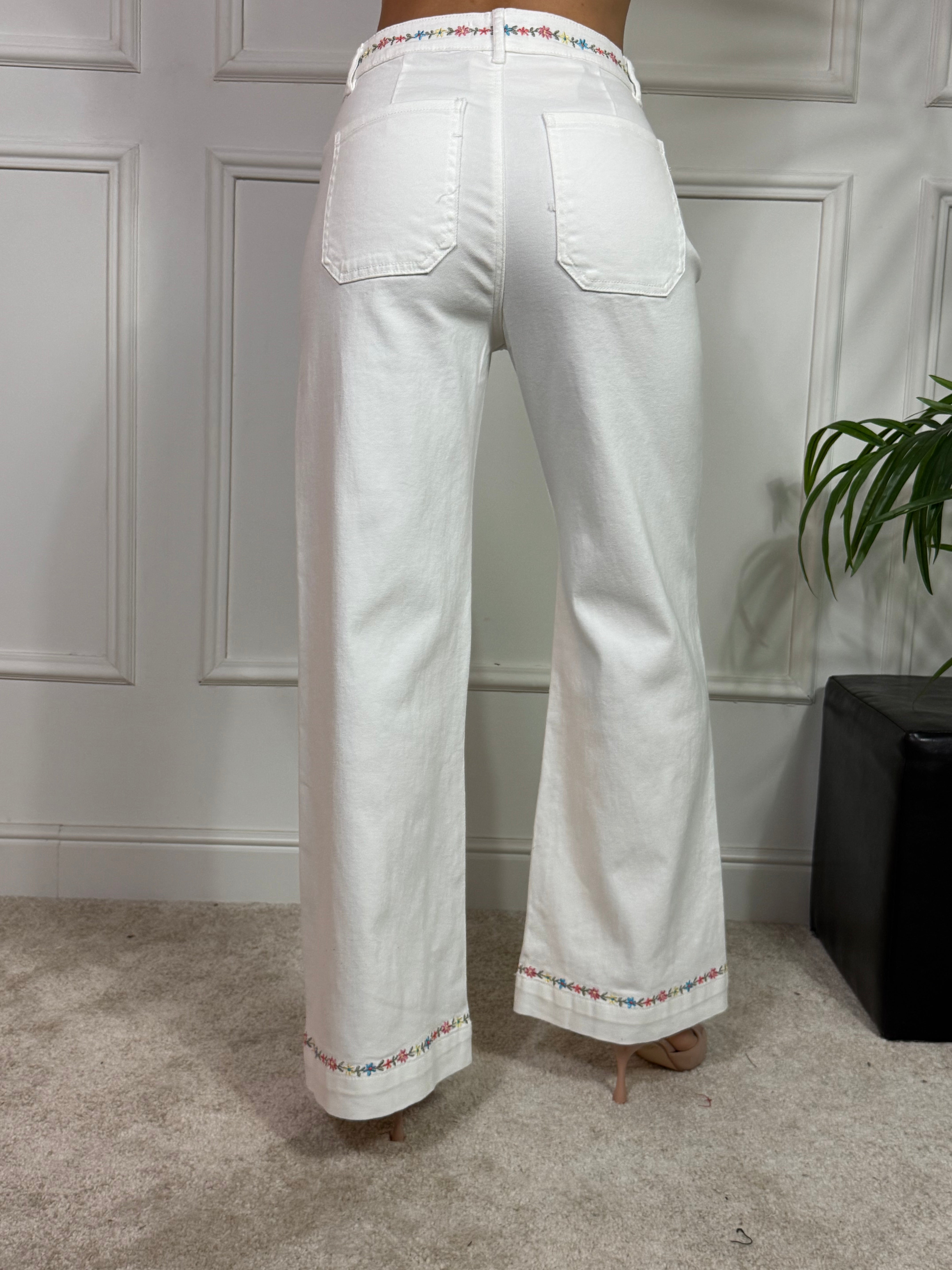 Pantalone jeans BIANCO FLARED Kontatto RICAMI FIORELLINI E TASCHE