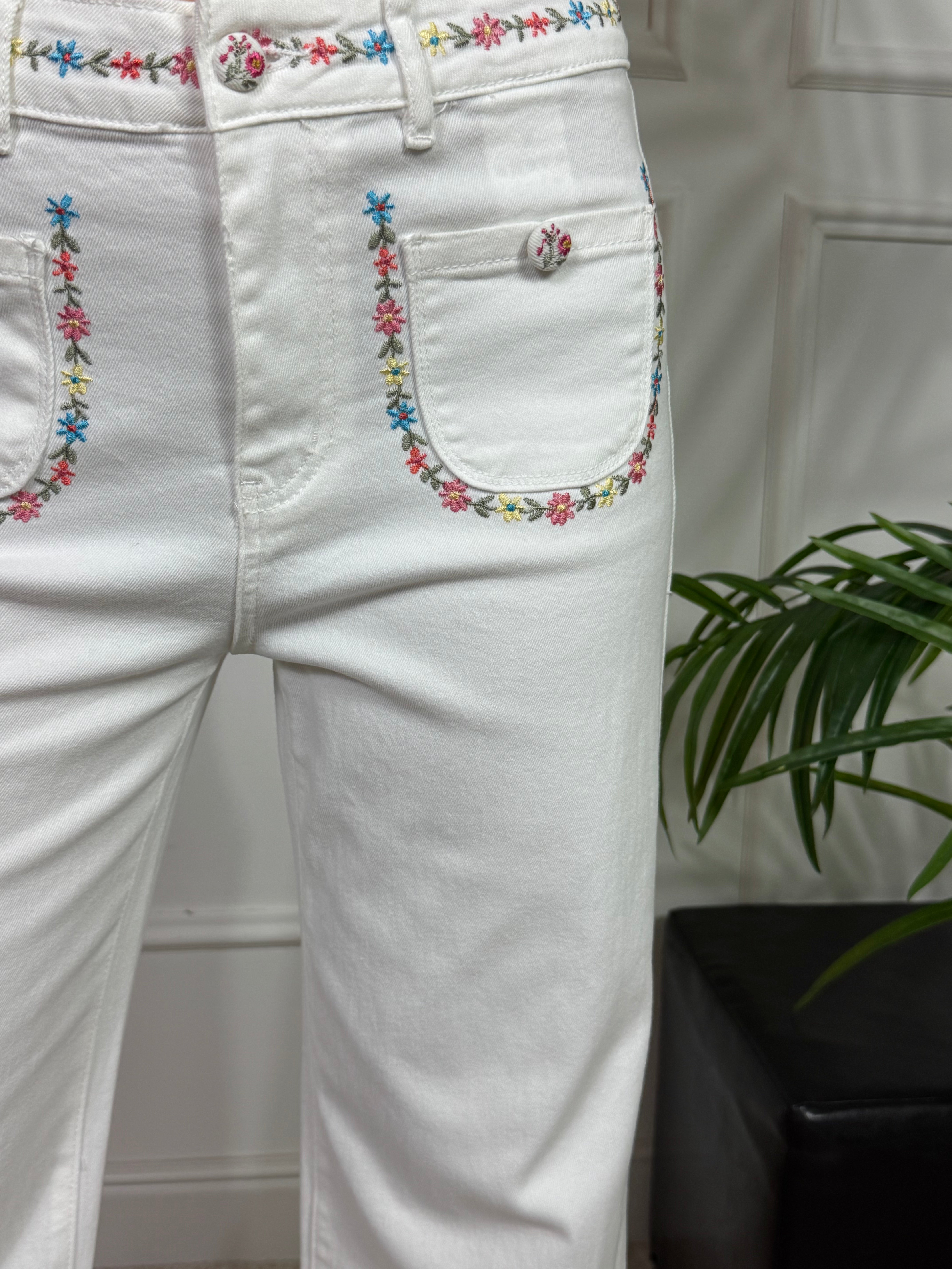 Pantalone jeans BIANCO FLARED Kontatto RICAMI FIORELLINI E TASCHE