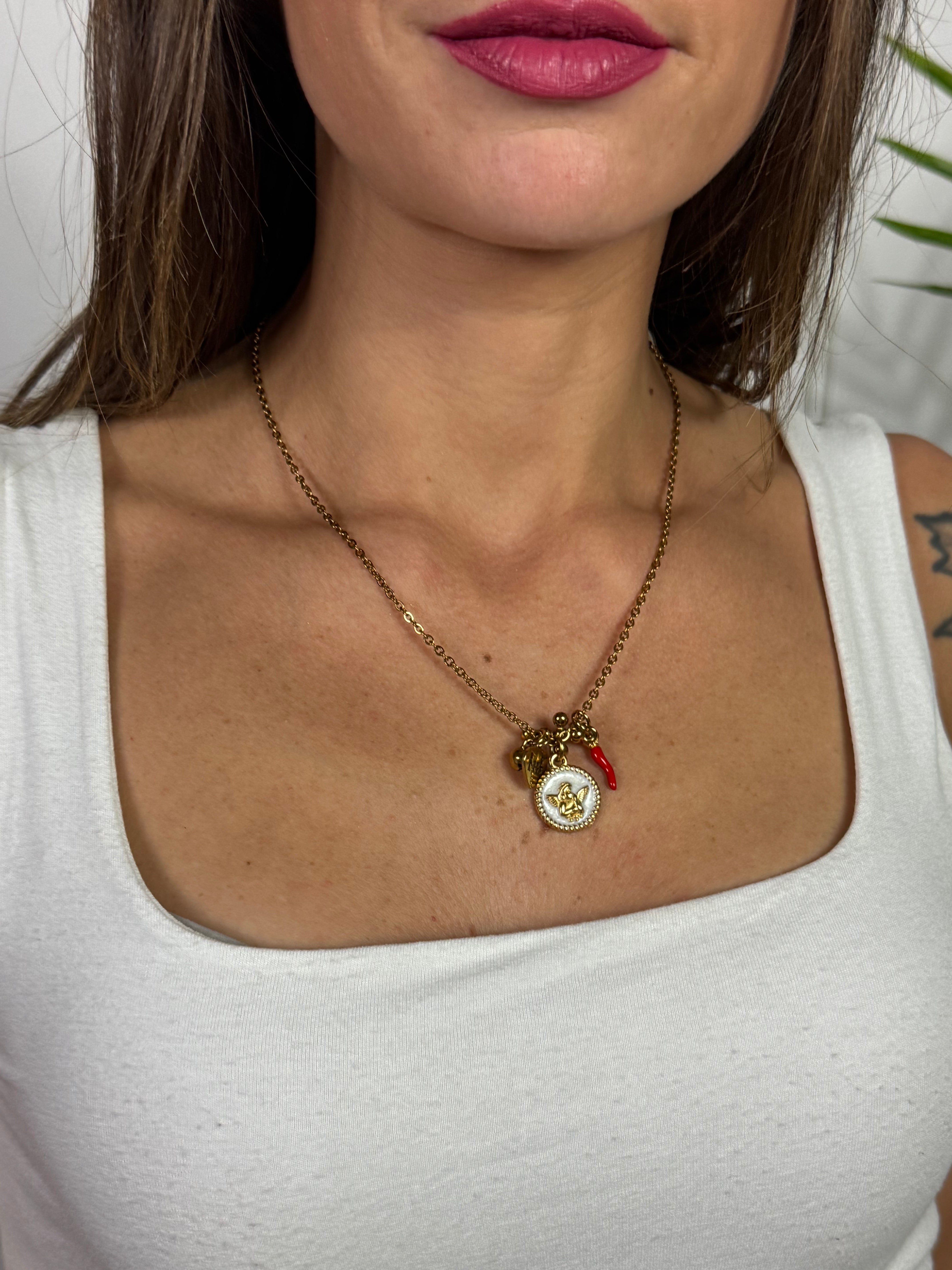 Collana con ciondoli Momi SONAGLIETTO, ANGELO, CORNO ROSSO,CROCE ORO,FAMILY
