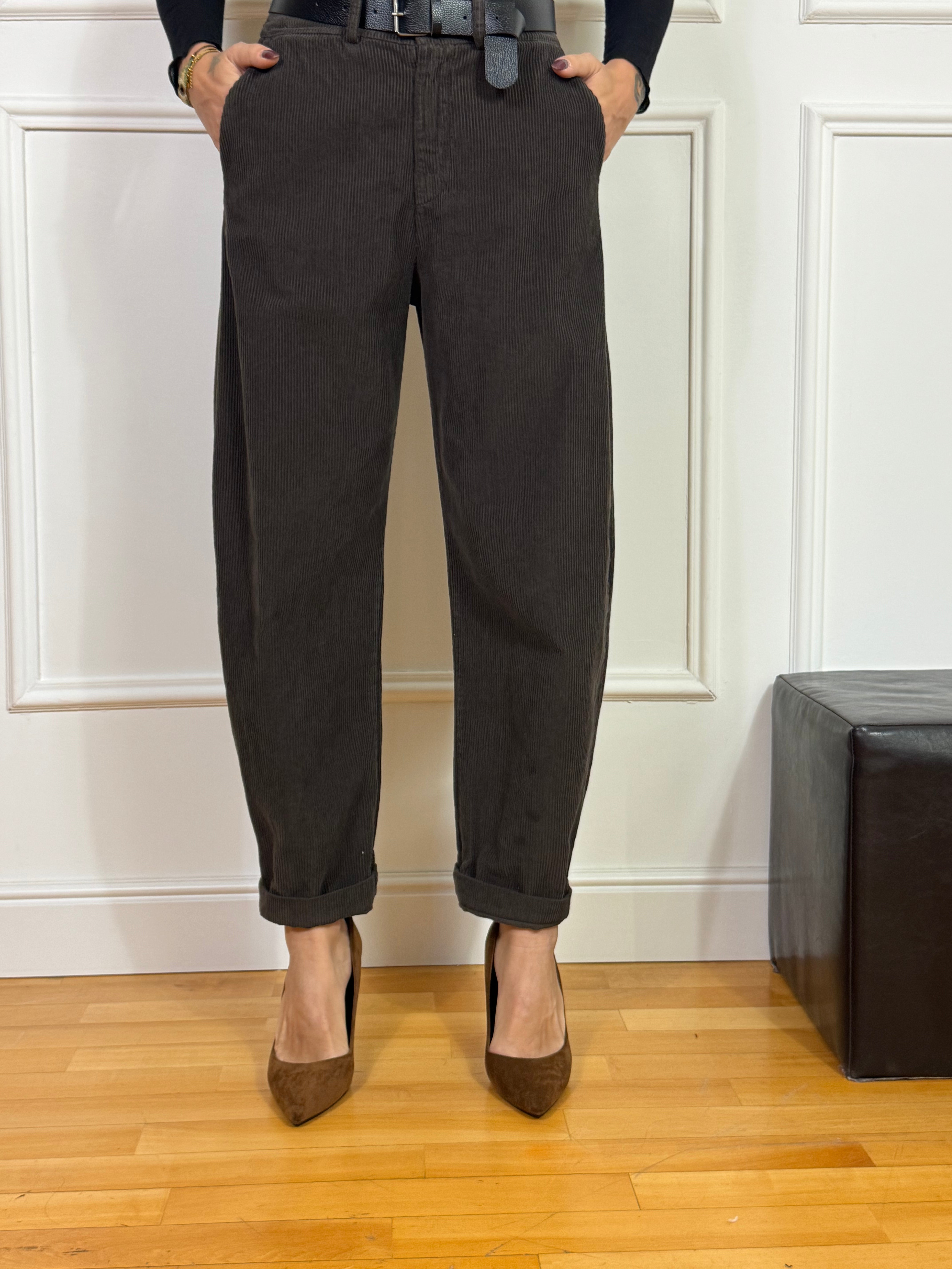 Pantalone a carota in velluto a costine Kikisix con cintura