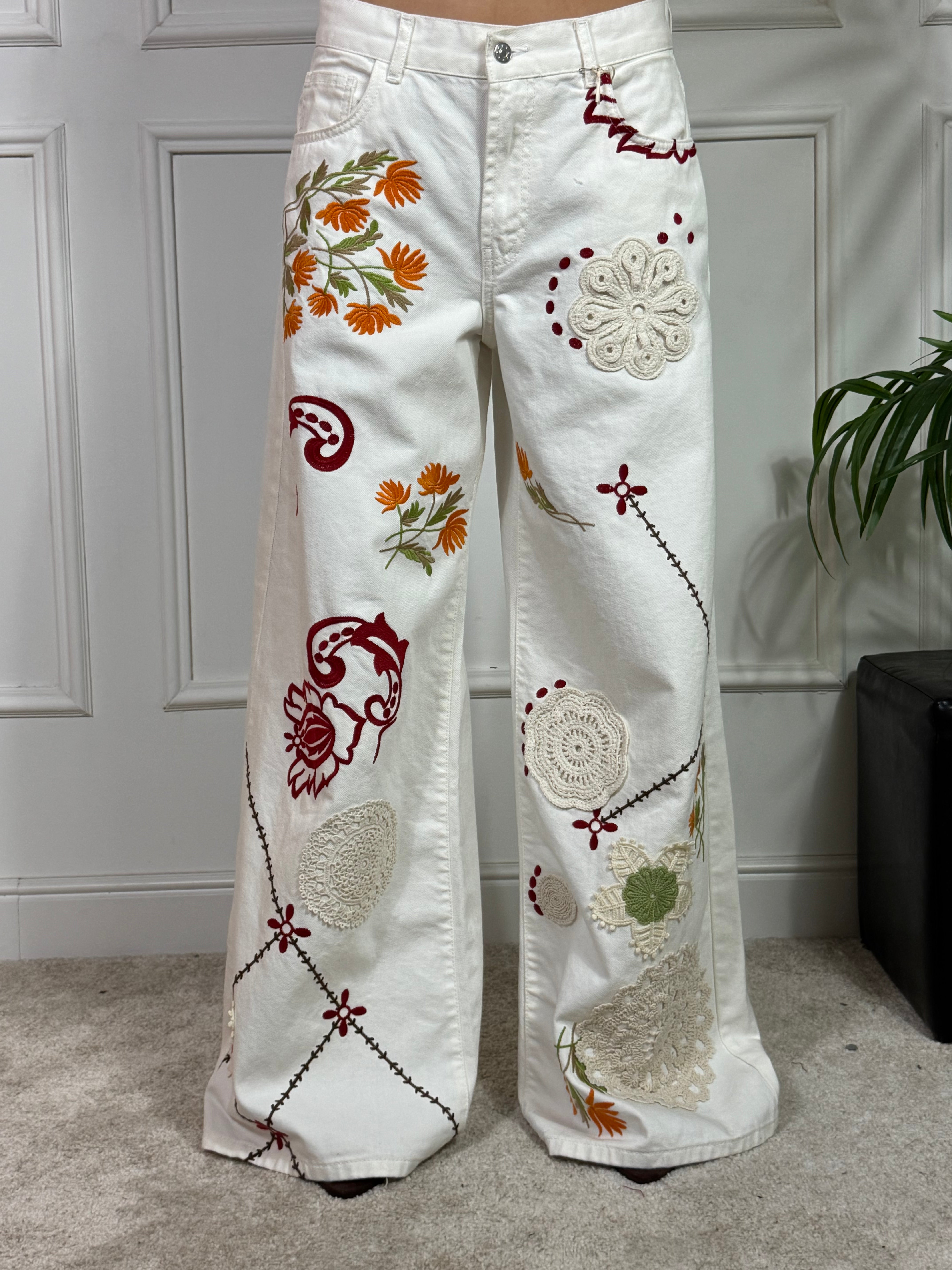 Jeans pantalone a PALAZZO Kontatto MAXI RICAMI COLORATI