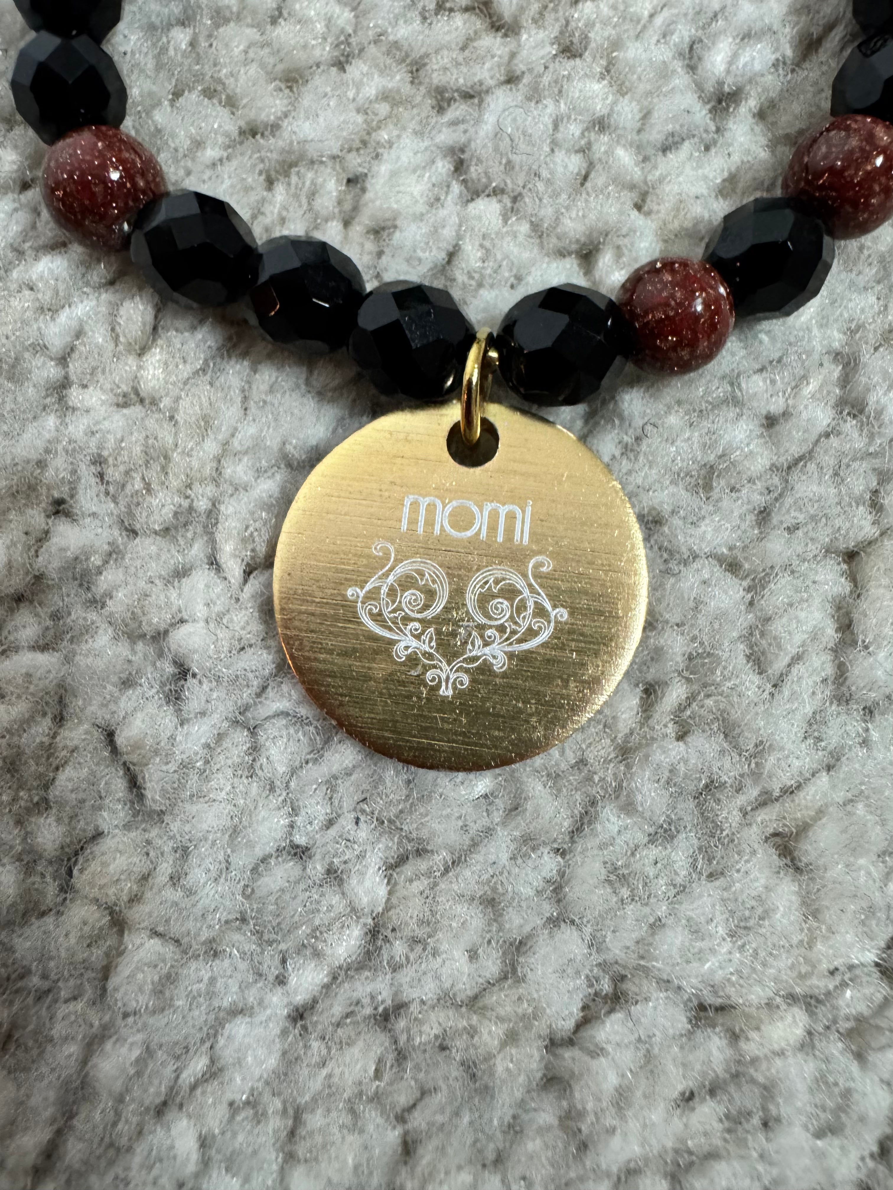 BRACCIALE Momi - MEDAGLIA - PERLE ROSSO CRISTALLI NERO