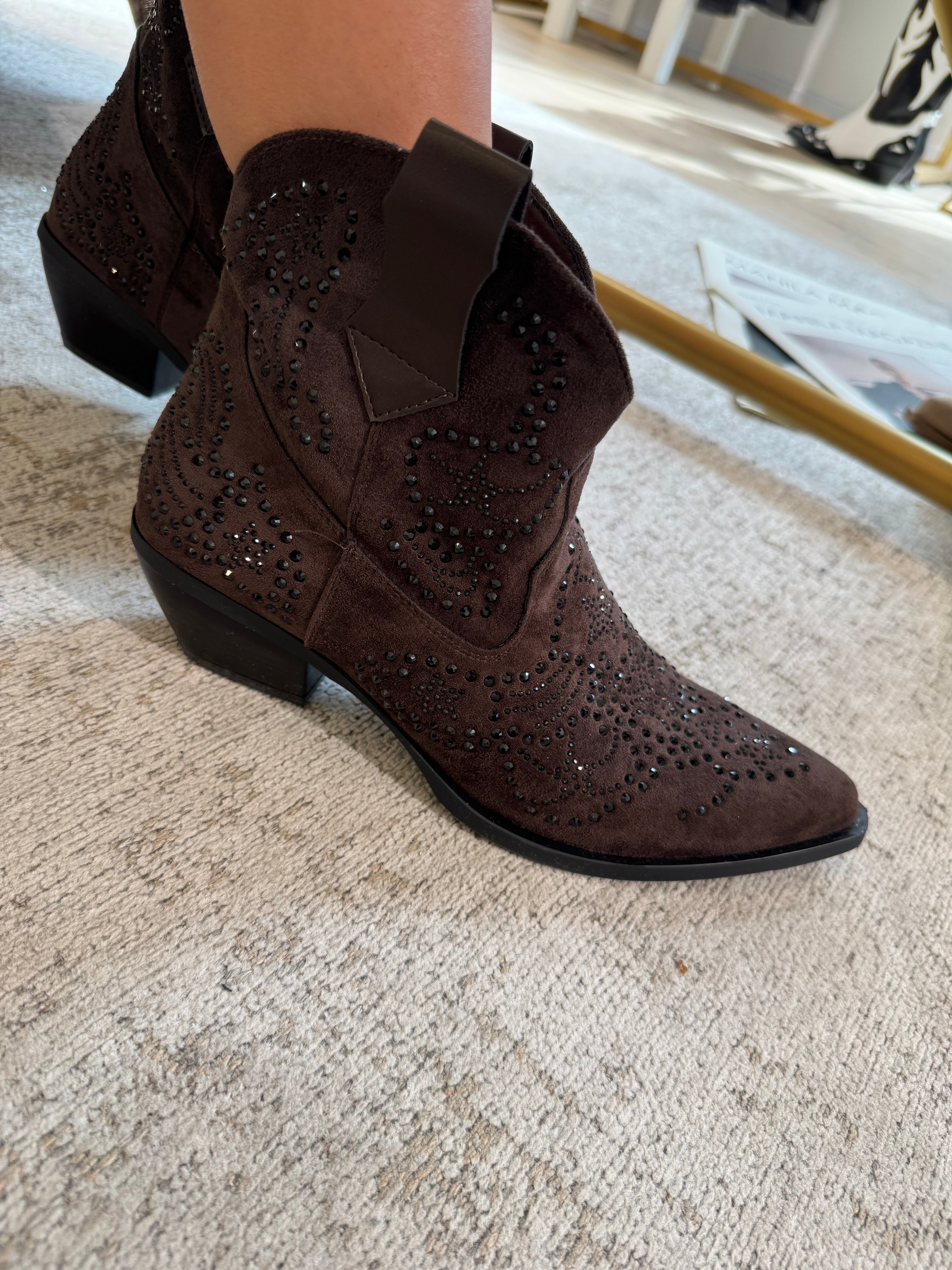 Stivaletto texano basso scamosciato con STRASS