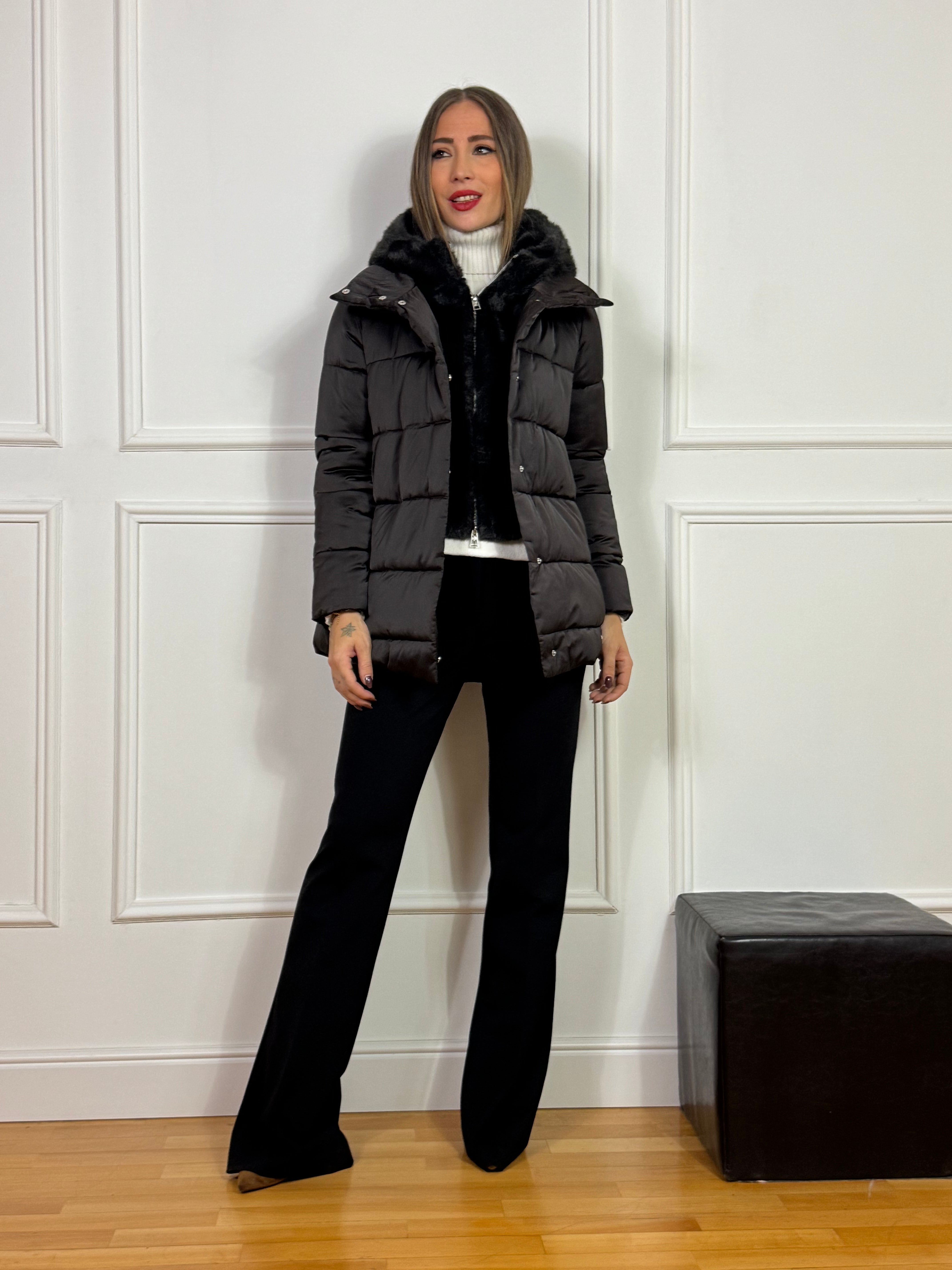 Piumino imbottito Ragno con cappuccio in ecopelliccia removibile