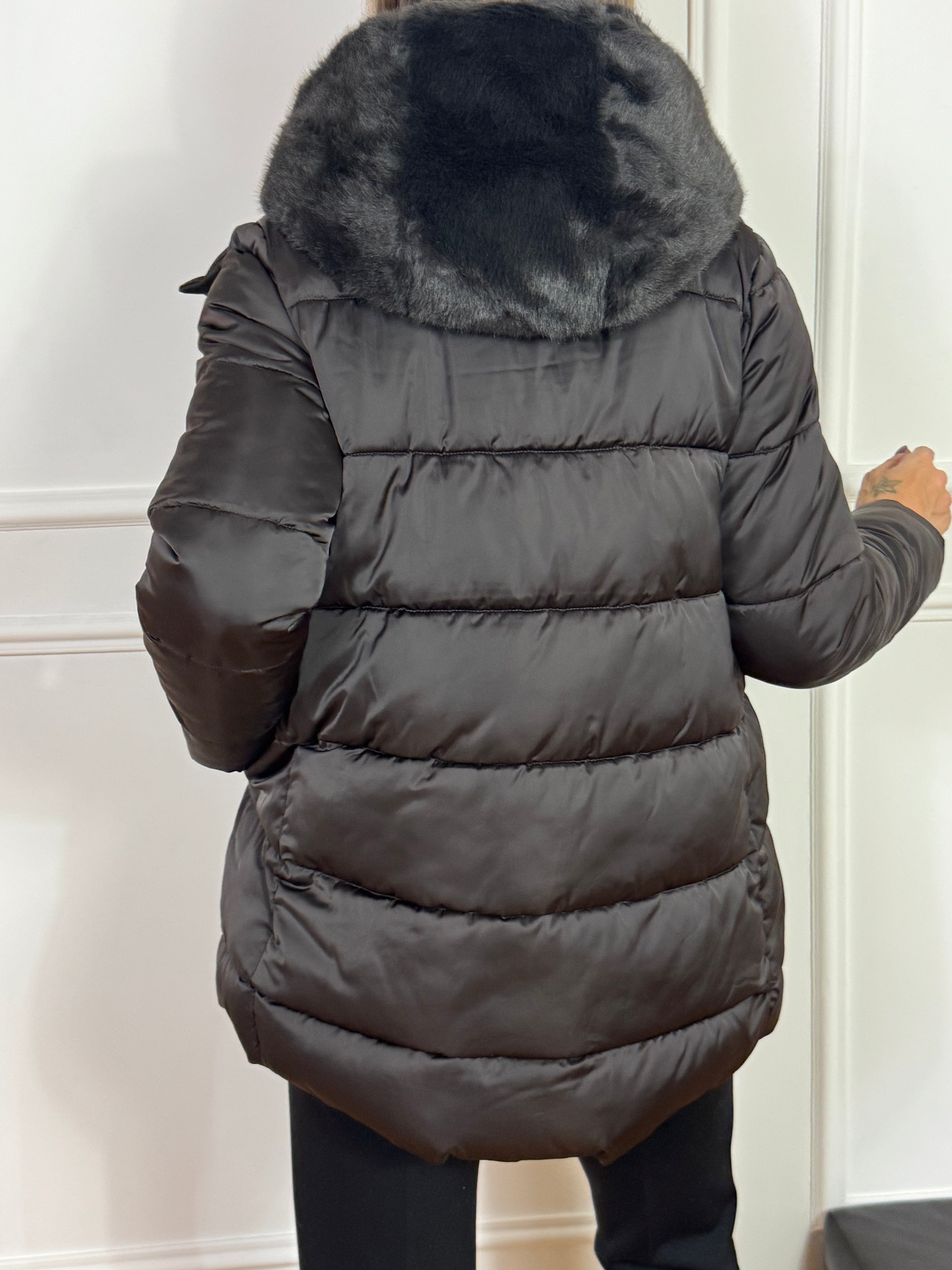 Piumino imbottito Ragno con cappuccio in ecopelliccia removibile