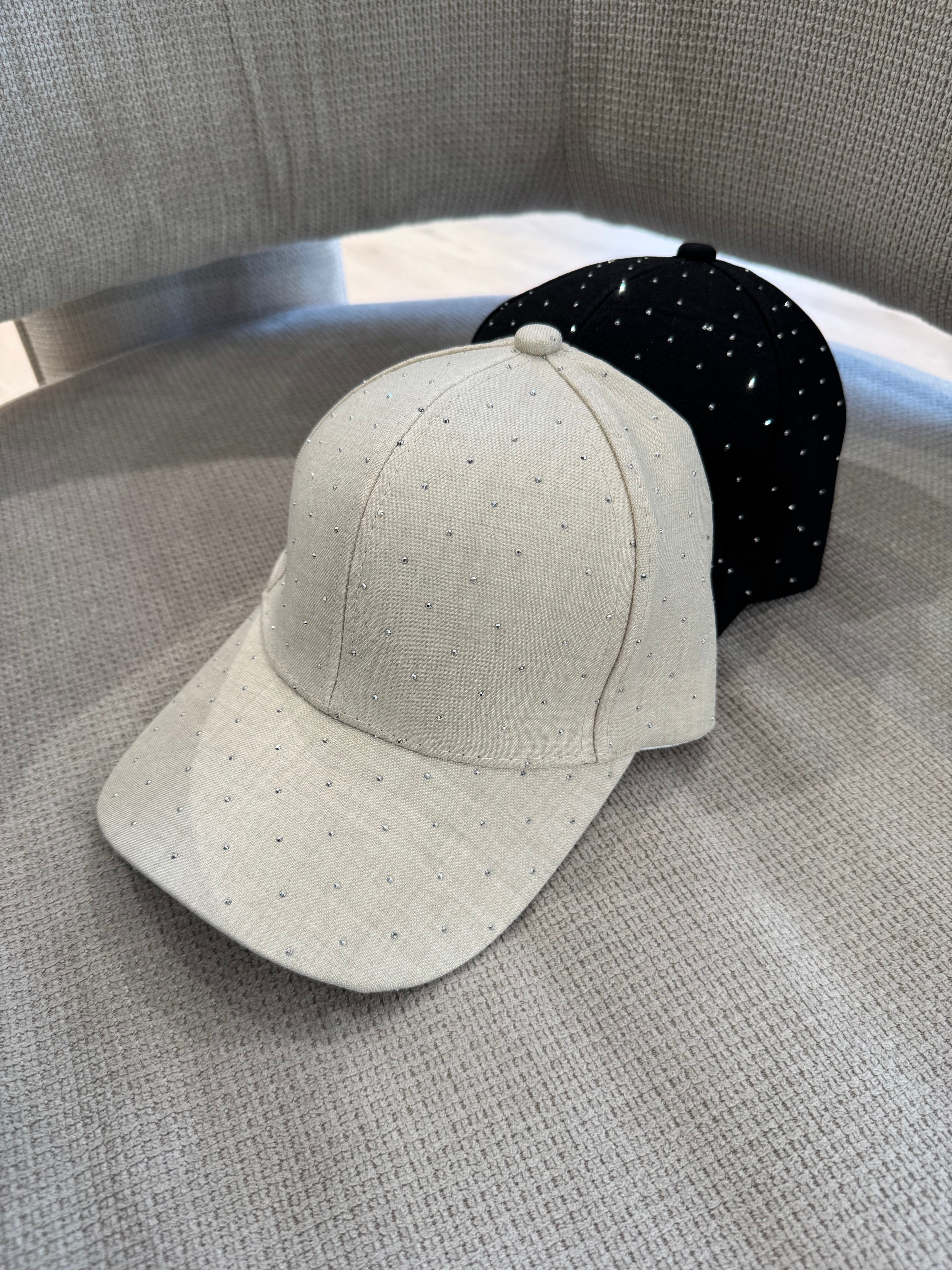 Cappello con visiera e strass Victoria ILMH
