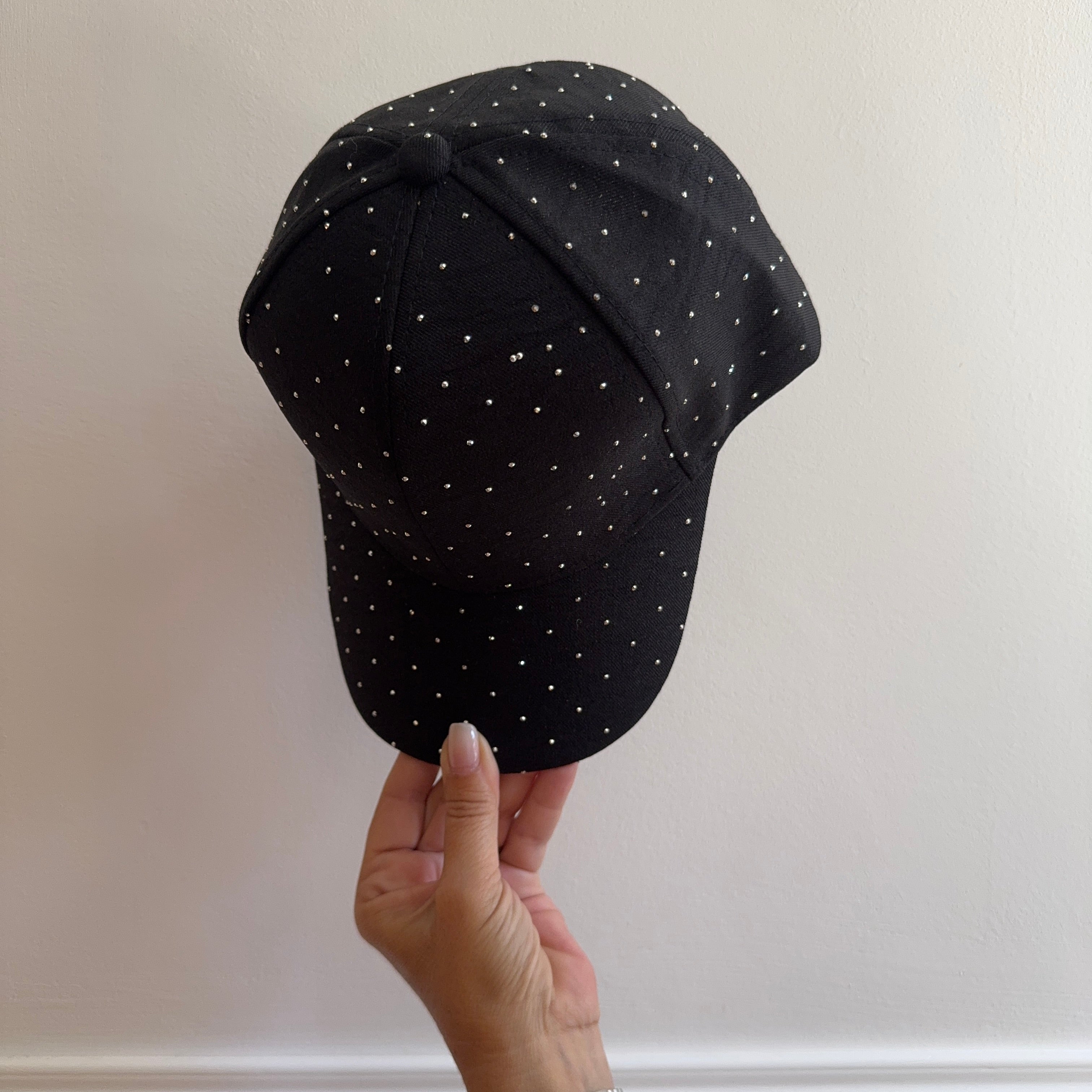 Cappello con visiera e strass Victoria ILMH