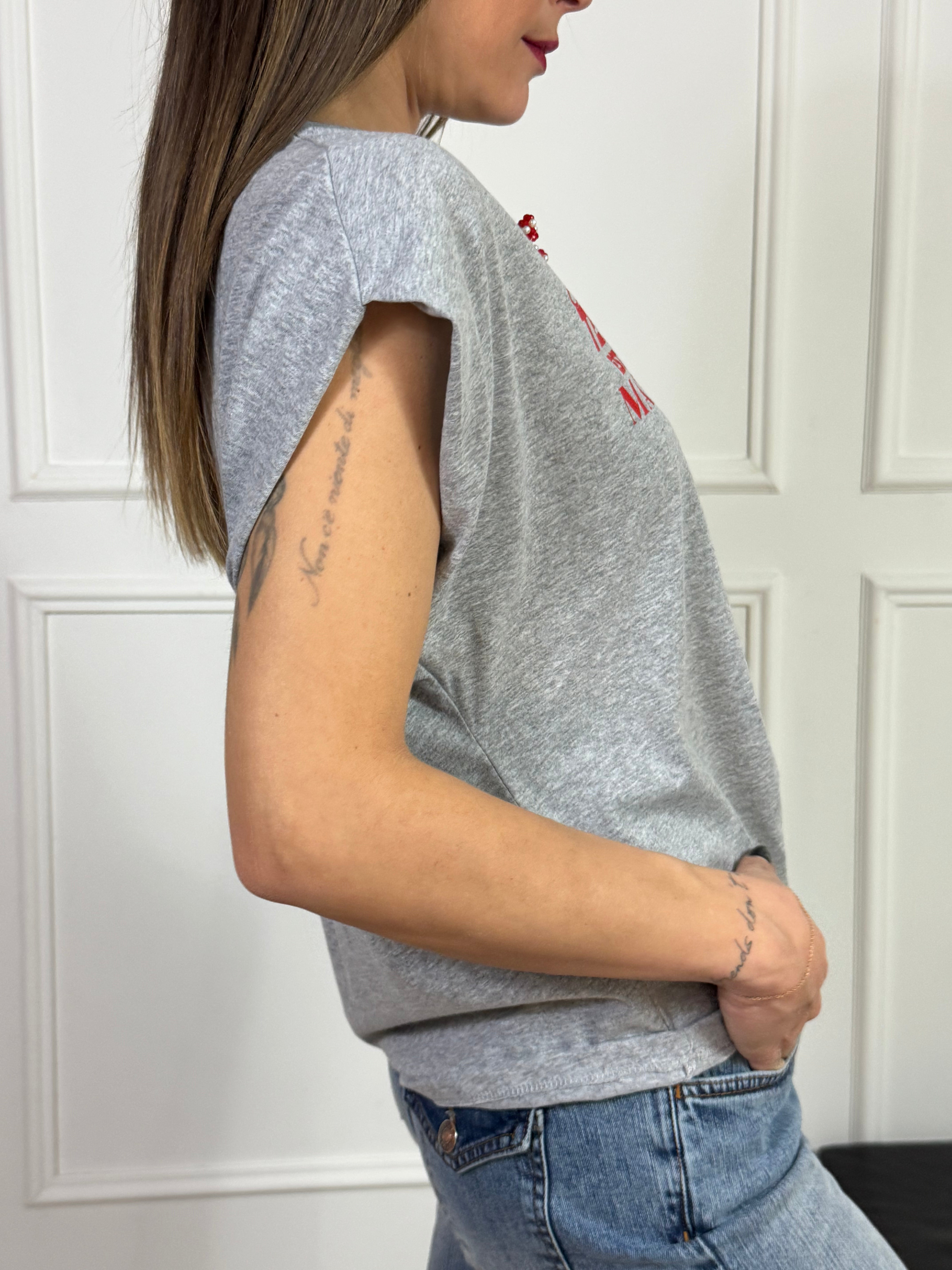 T-shirt Susy Mix con scritta e applicazioni gioiello TENNIS CLUB