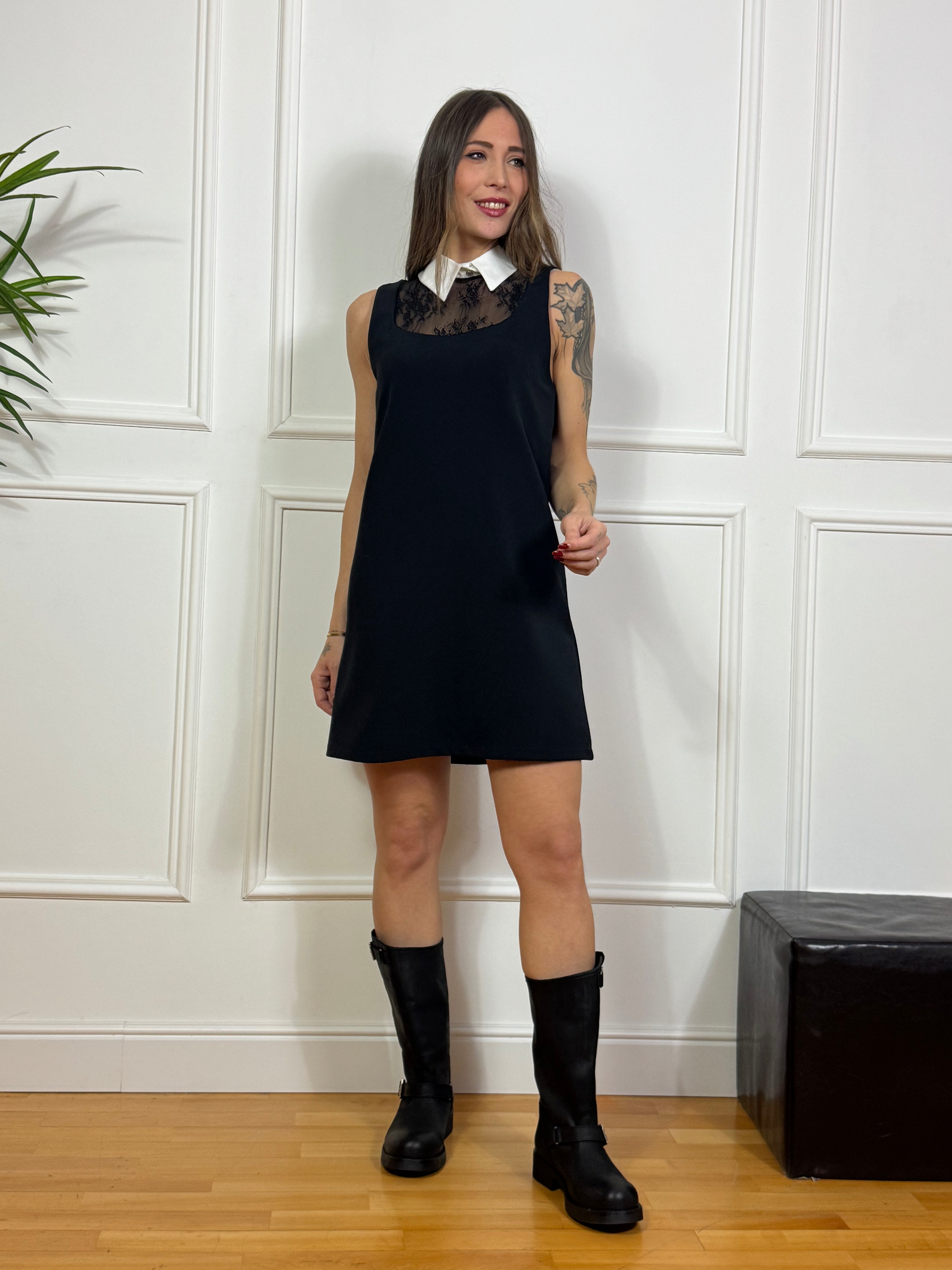 Abito Tensione In dettaglio pizzo e colletto